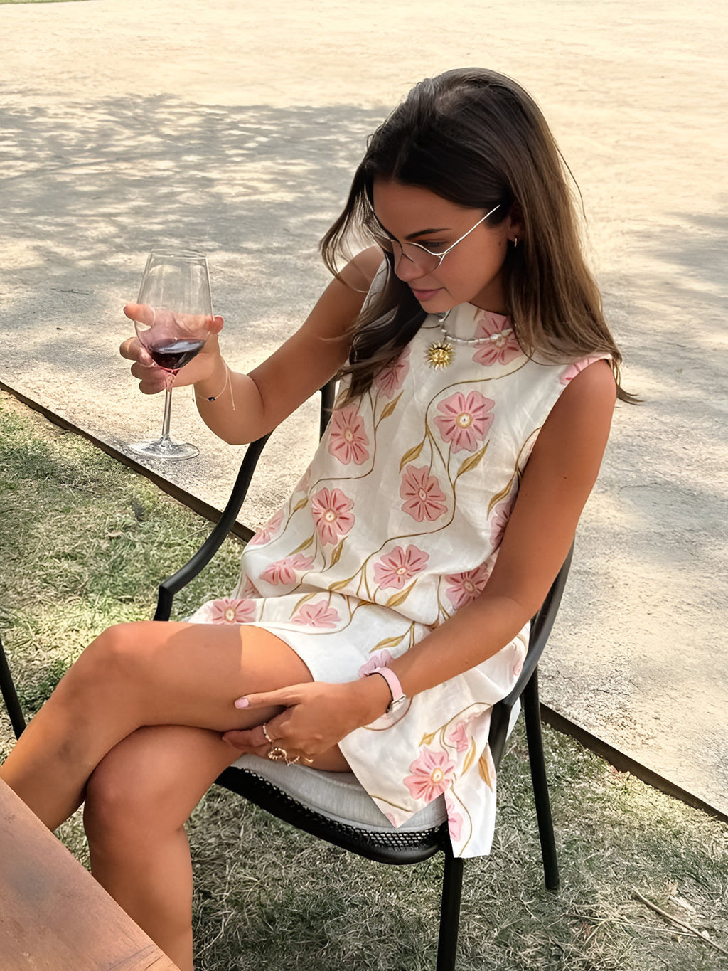 Sommerliches Kleid mit zartem Blumenmuster