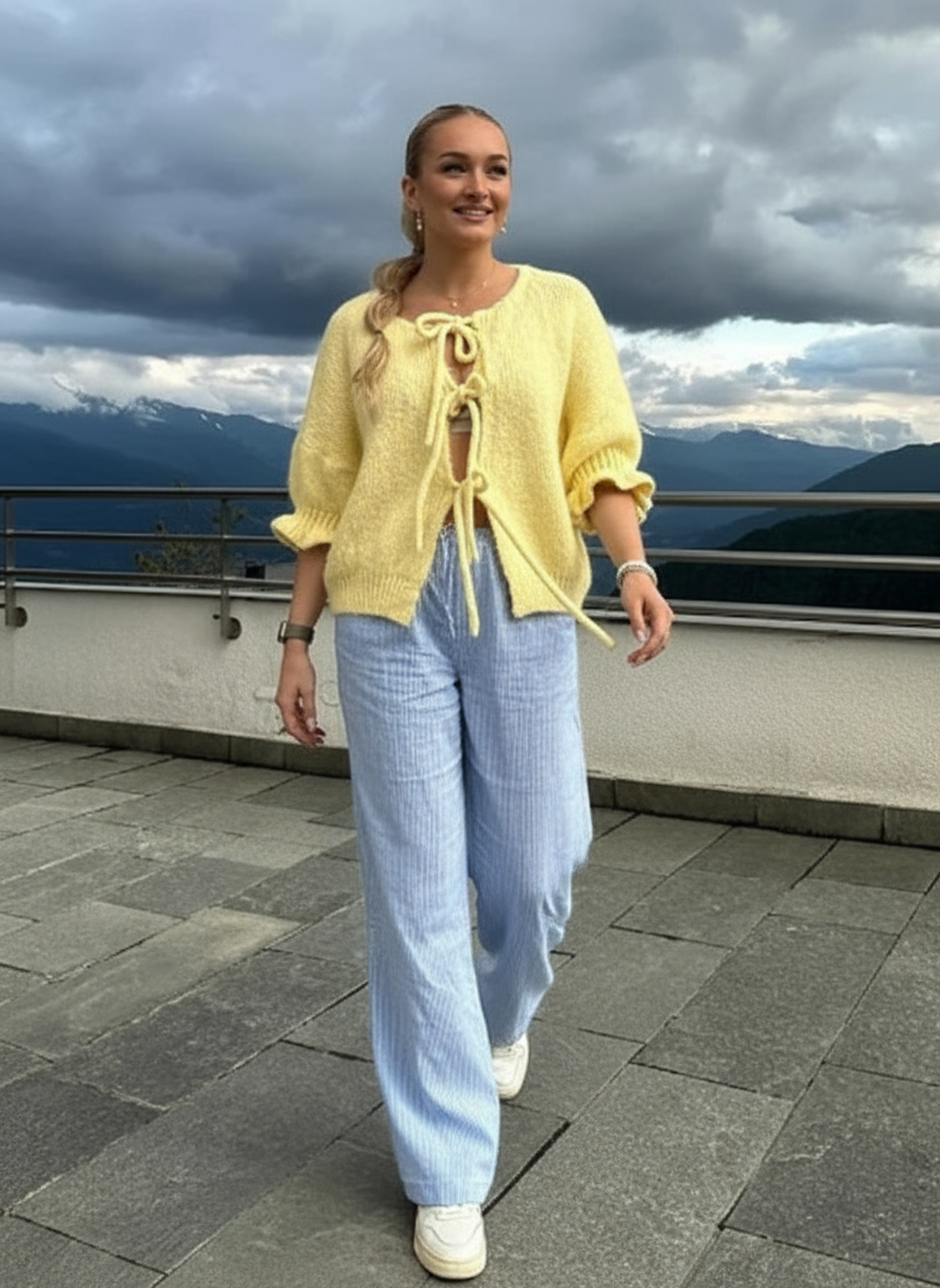 Zeitloser Strick-Cardigan 'Ashlyn' in Zartgelb