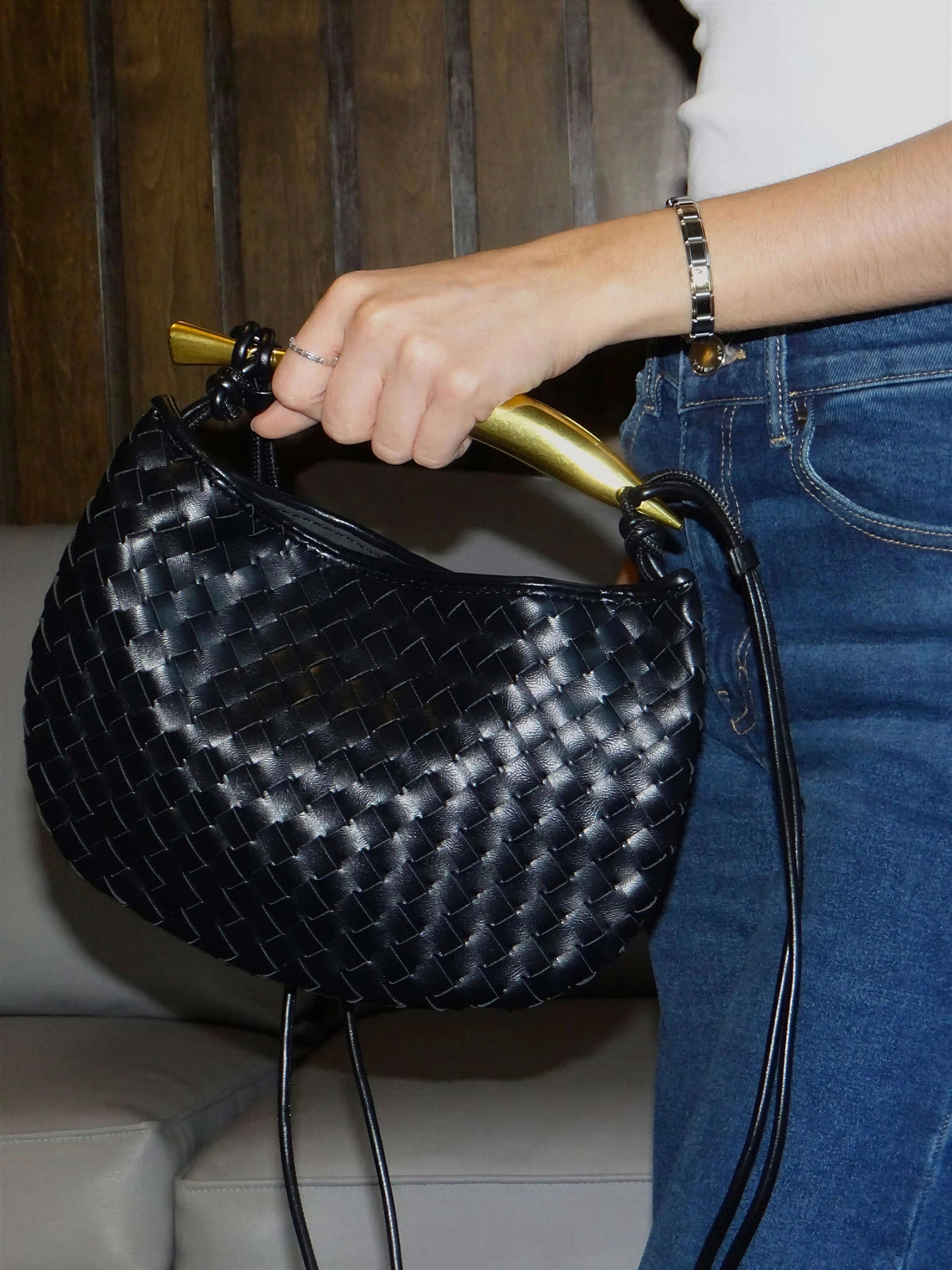 Mondförmige Ledertasche | Gewebte Textur | Abendmode