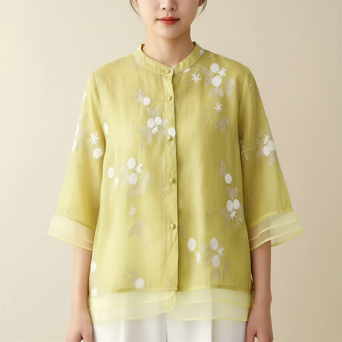 Luftige Bluse | Blumenstickerei | Lässige Eleganz