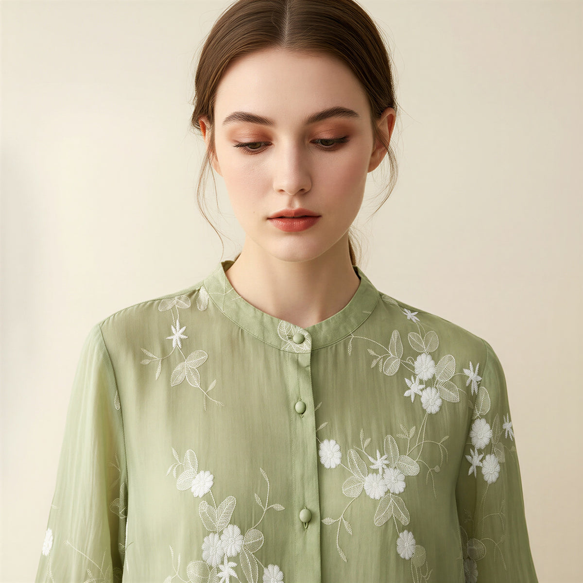 Luftige Bluse | Blumenstickerei | Lässige Eleganz