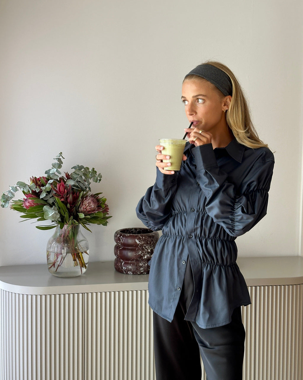 Damen Bluse mit geraffter Taille und Ärmelbündchen – Knopfleiste, Elegante Passform-83304-1c5f510f-8891-4497-b50d-edf008ffedf9
