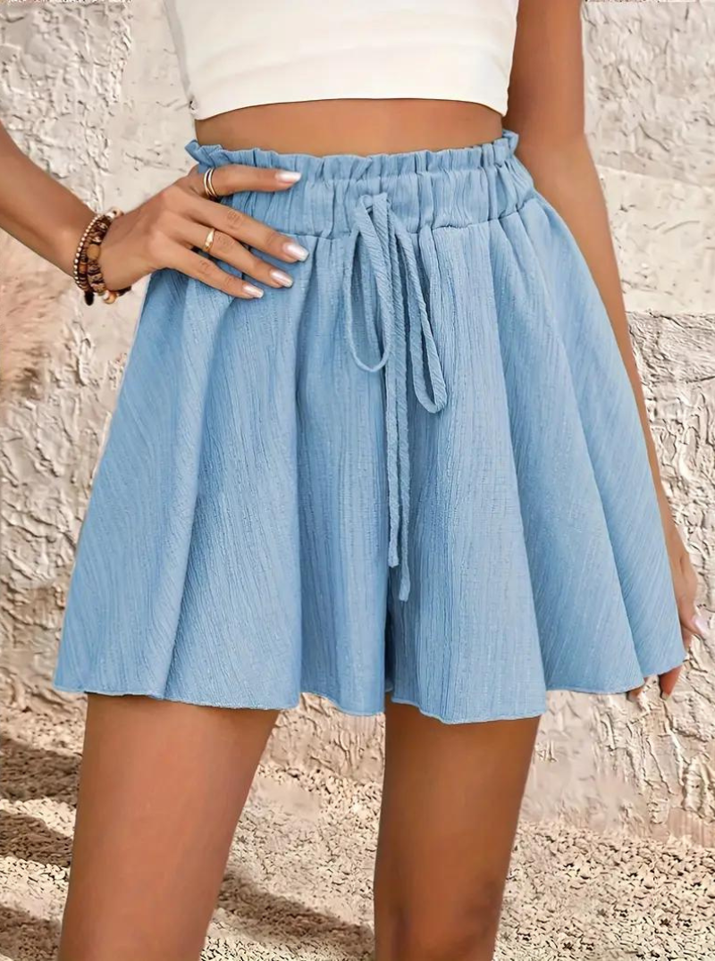 Fließende High-Waist Shorts mit Textur
