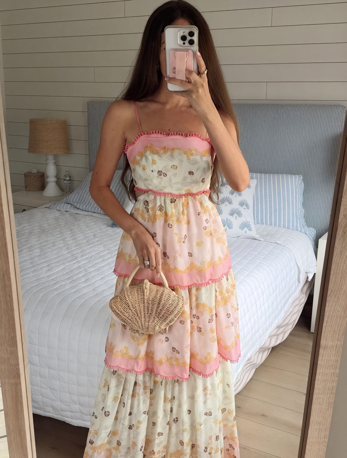 Geblümtes Midi-Kleid mit Stufenrock