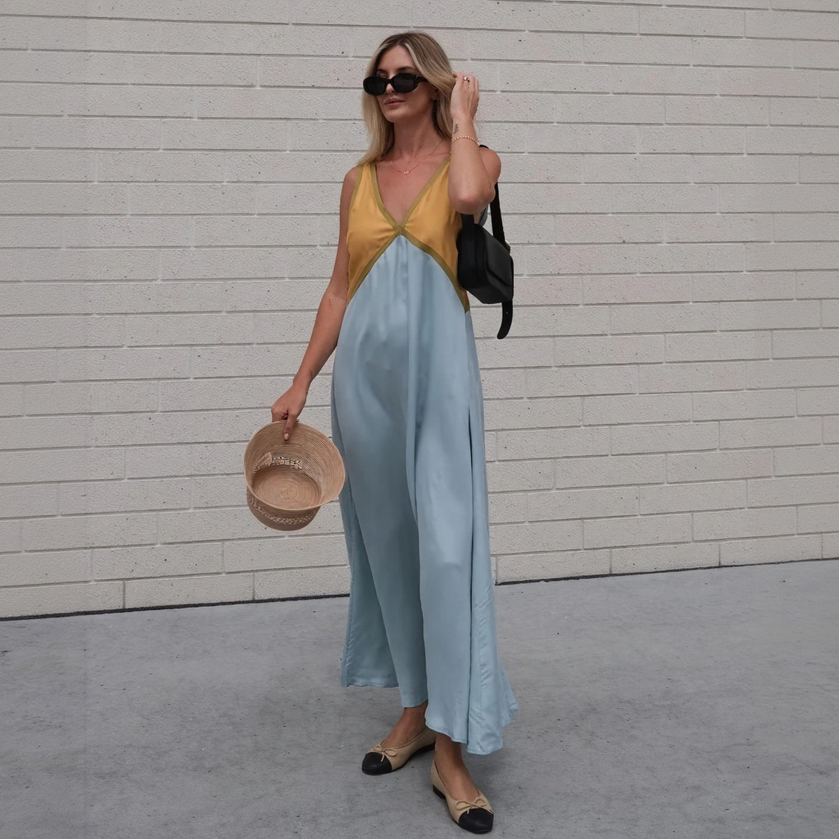 Fließendes Kleid mit Farbblockdesign