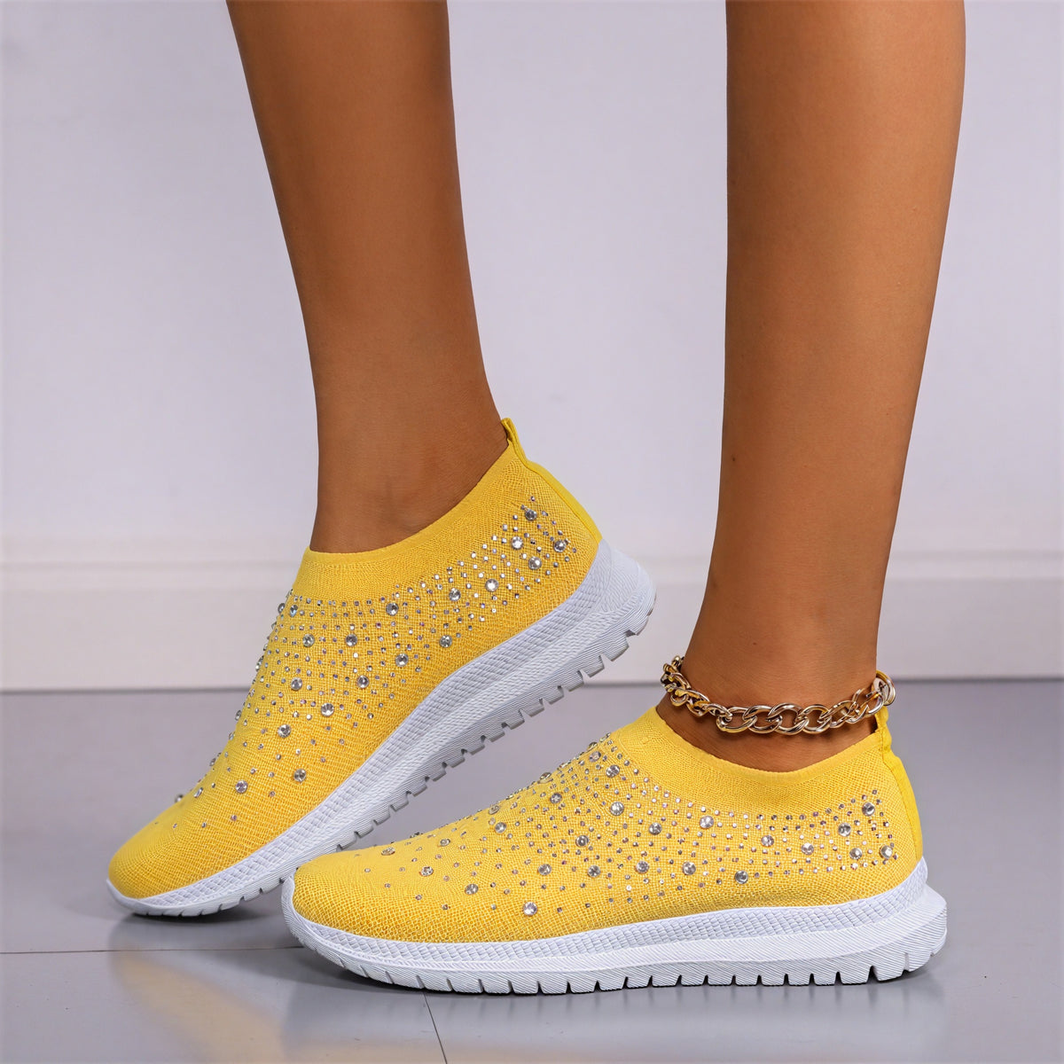 Glitzernde Strick-Sneakers zum Reinschlüpfen