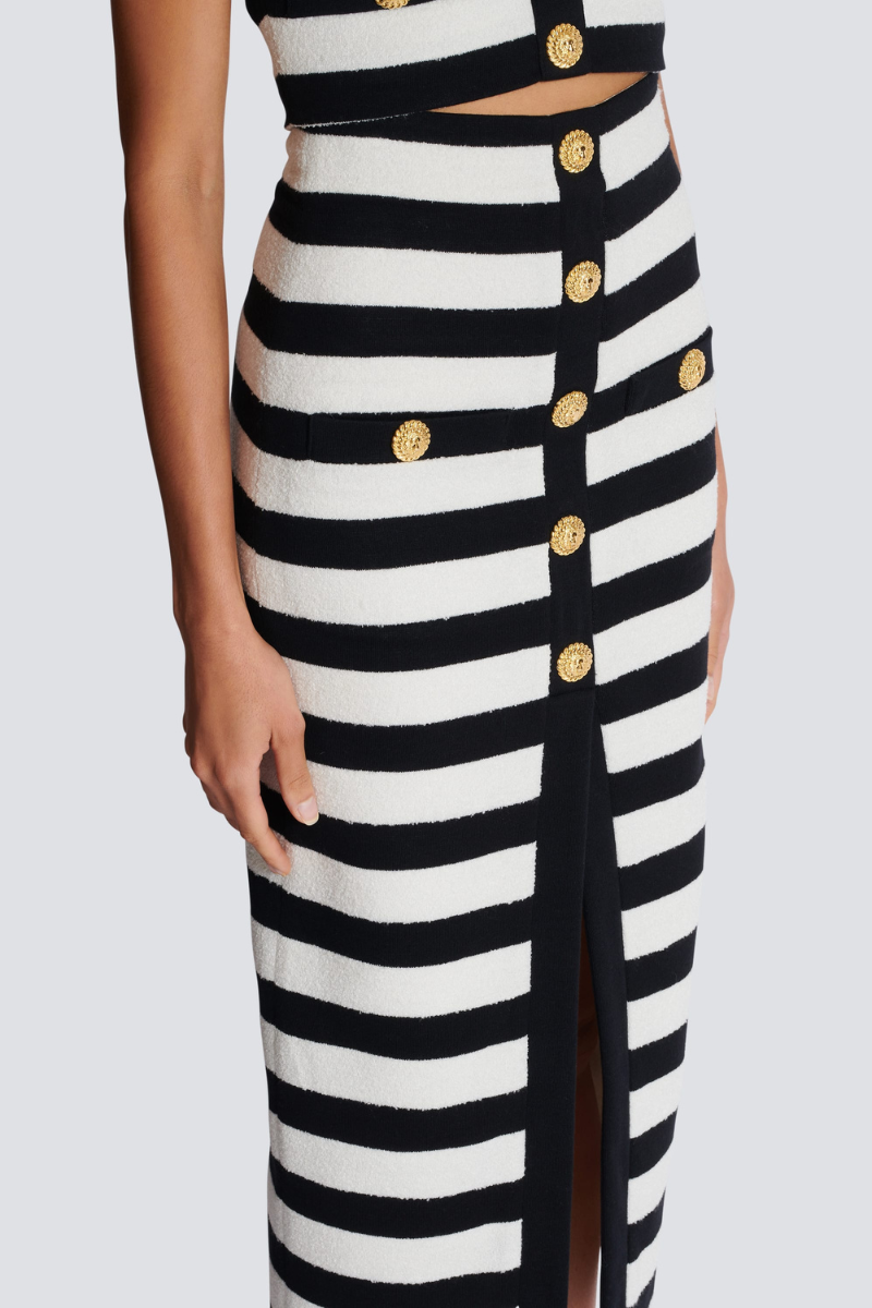 Elegantes gestreiftes zweiteiliges Kleid