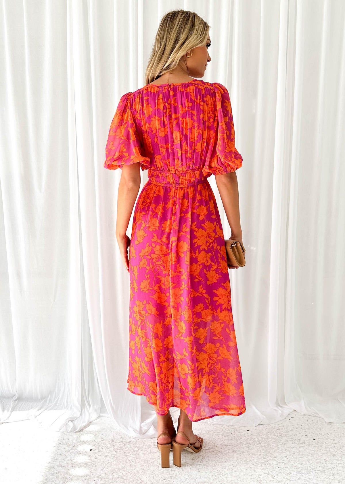 Damen Maxi-Kleid – Blumenmuster, V-Ausschnitt, Kurze Ärmel, Fließend-83294-71e6ff98-689b-4b47-a215-71b3d6a354cc