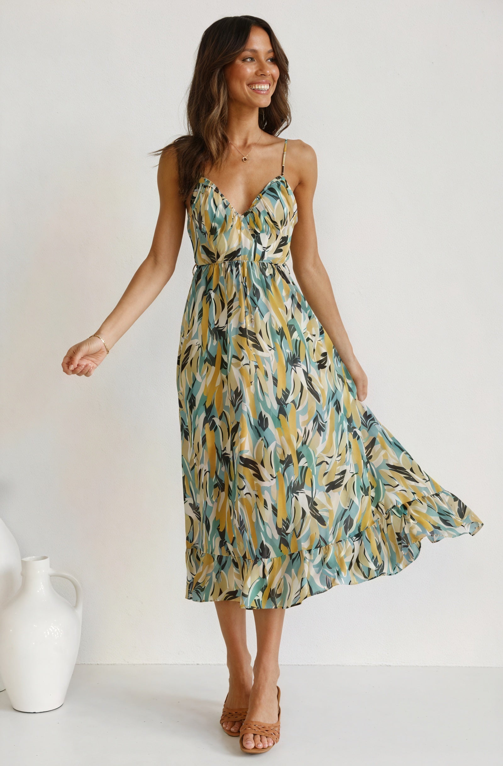 Fließendes Sommerkleid mit Blumenmuster
