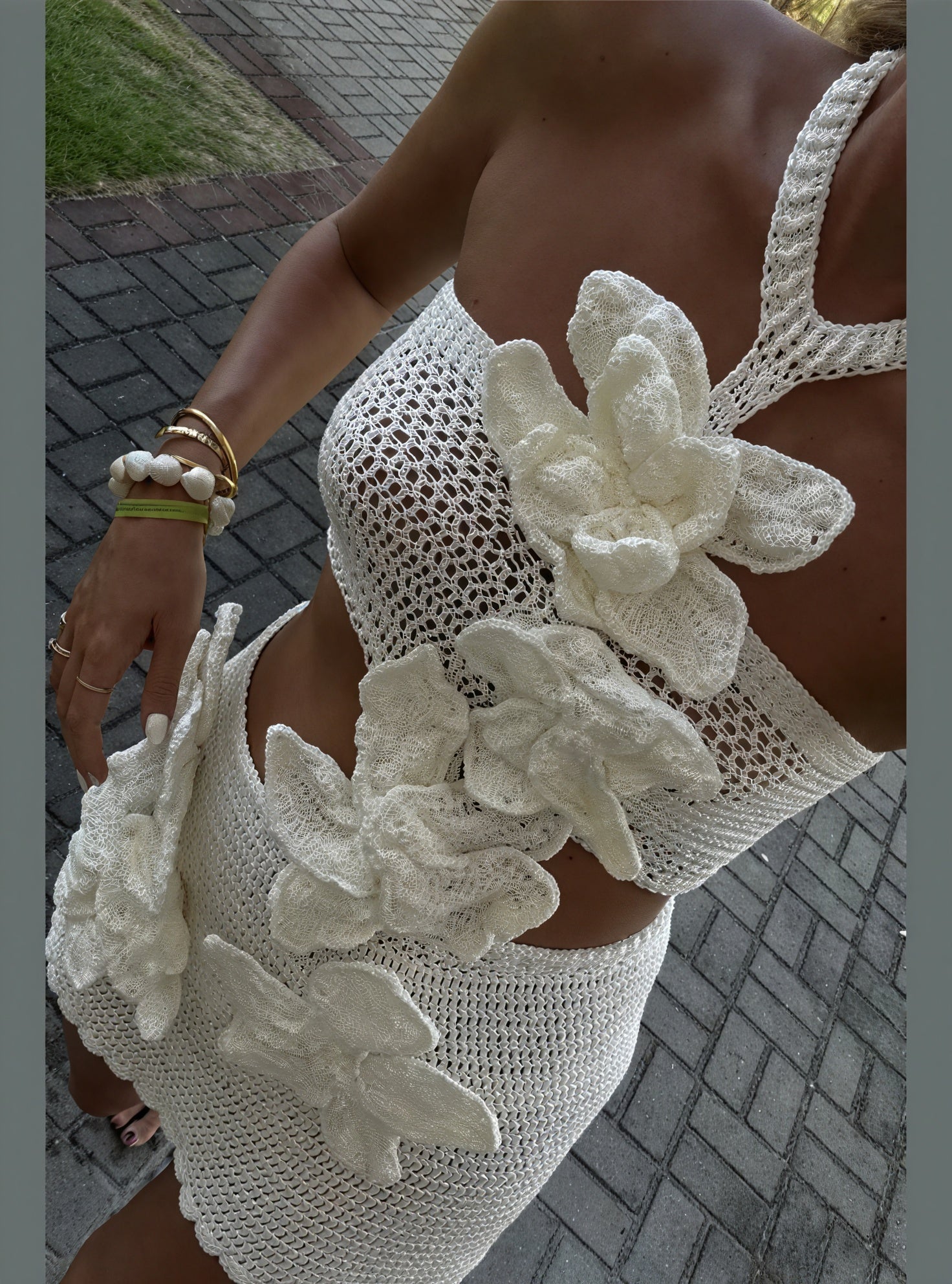 Gehäkeltes zweiteiliges Blumenkleid