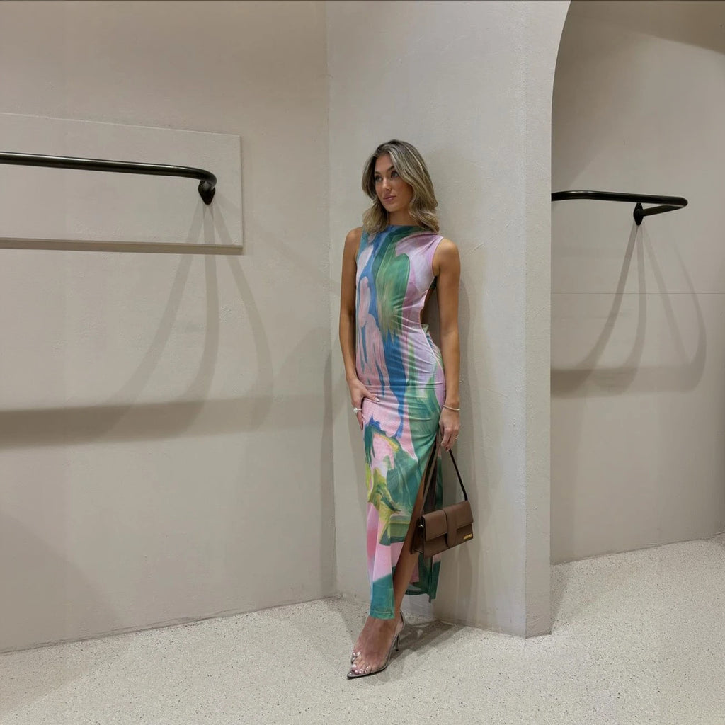 Figurbetontes Kleid mit floralem Muster