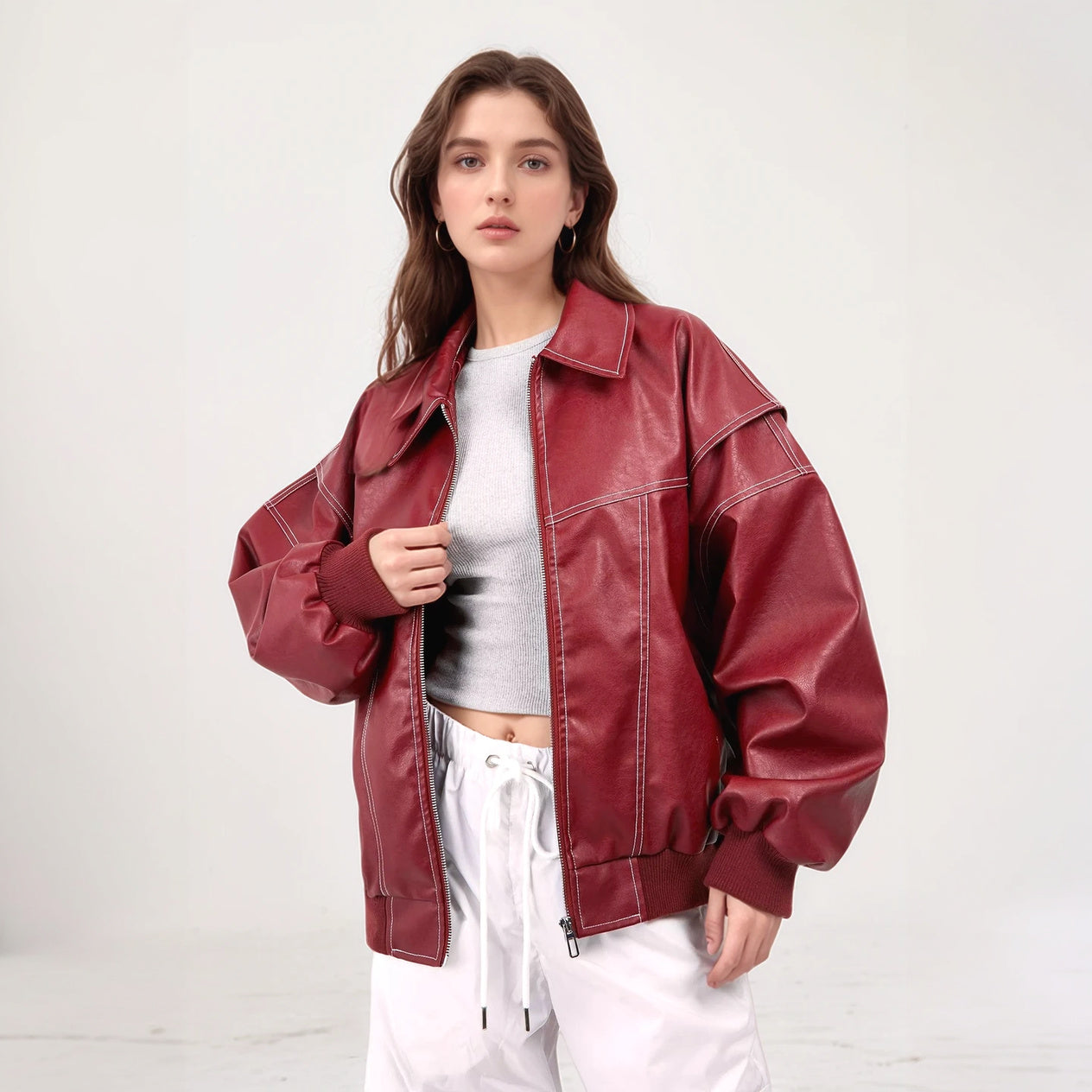 Moderne Jacke mit Kontrastnaht Detail