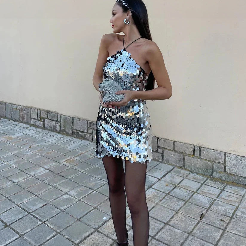 Funkelndes Mini-Kleid mit Halterneck