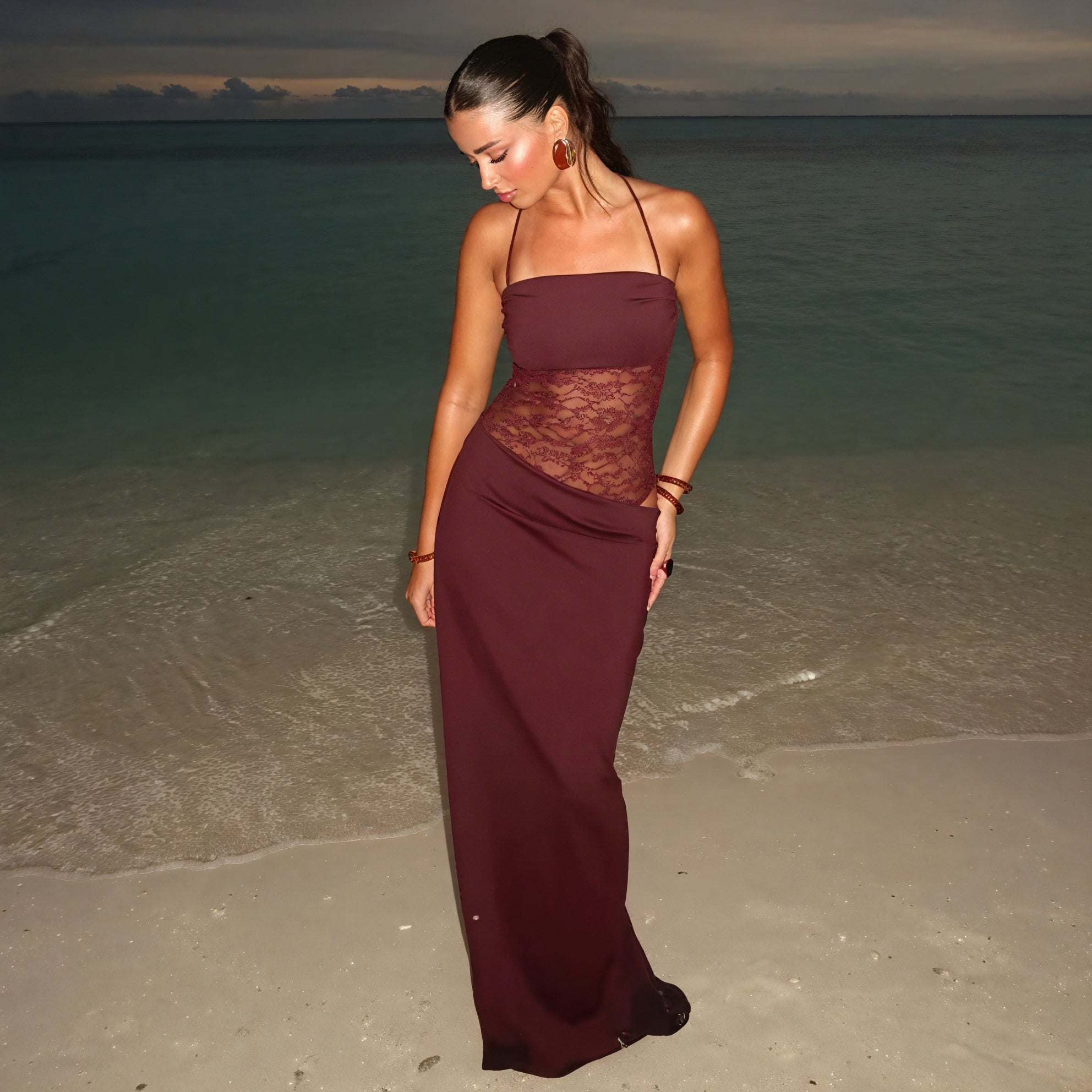 Elegantes Kleid mit Spitze & Details