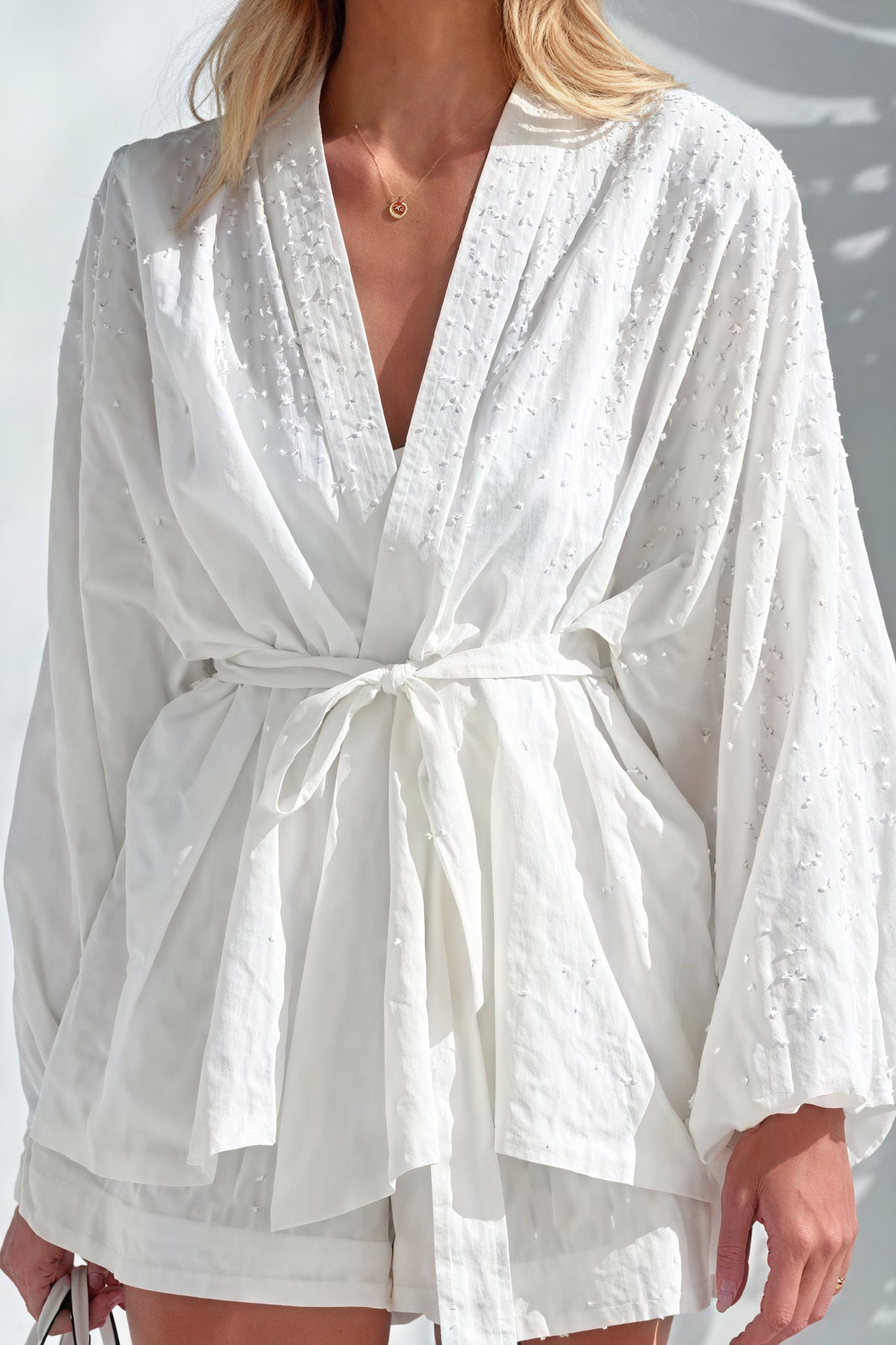 Texturierter Kimono mit Gürtel