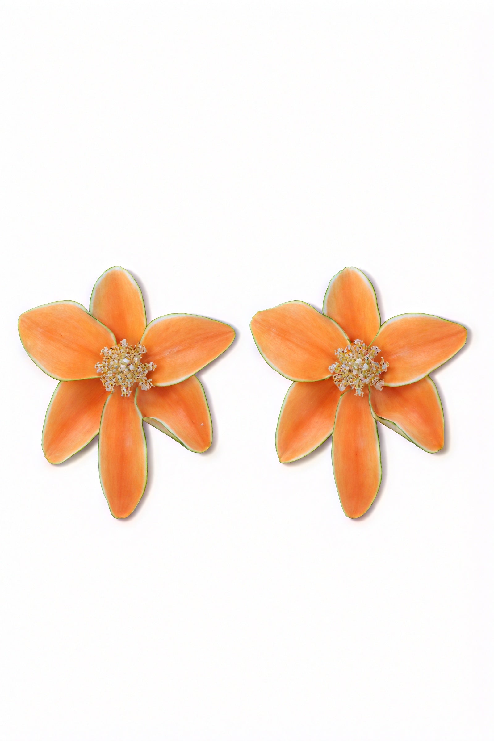 Blumenohrstecker mit Goldakzenten