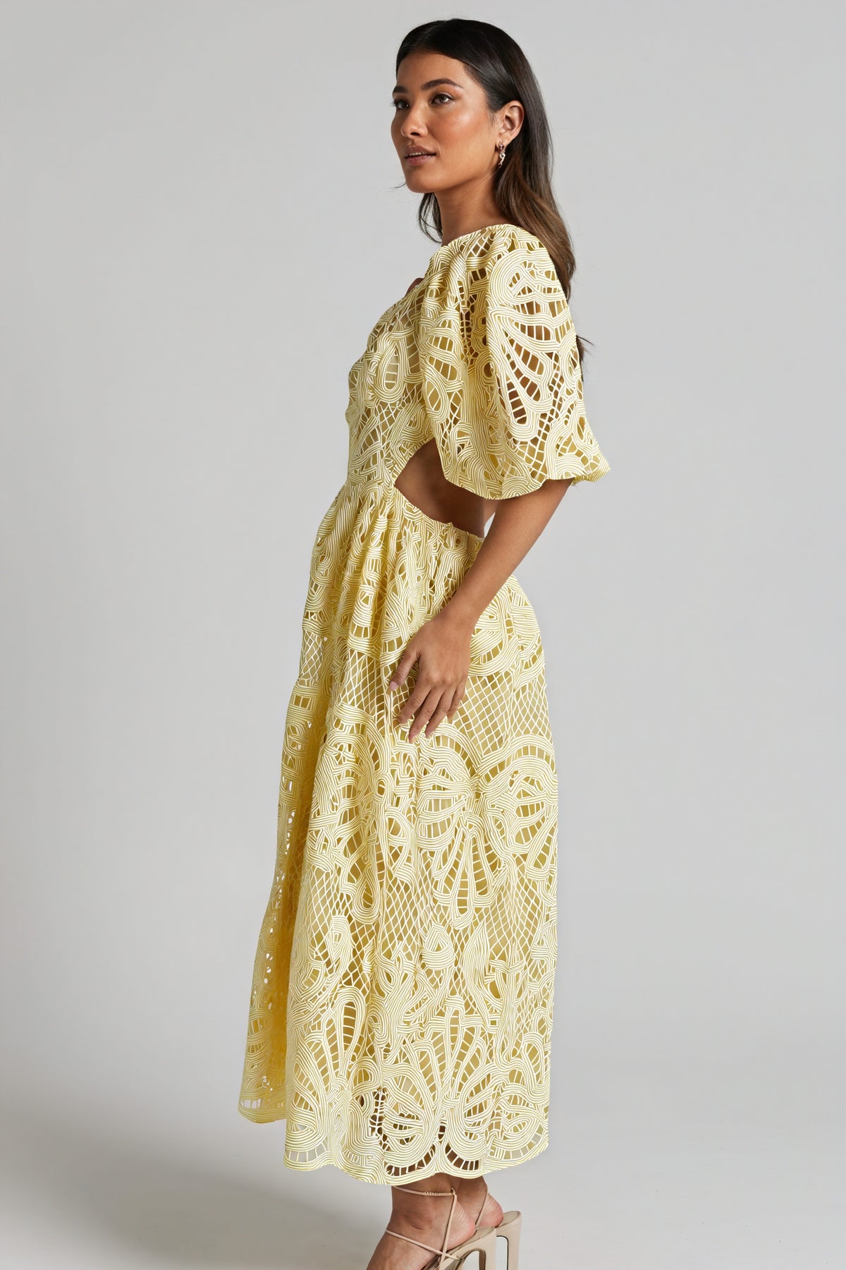Elegantes Kleid mit zarten Details
