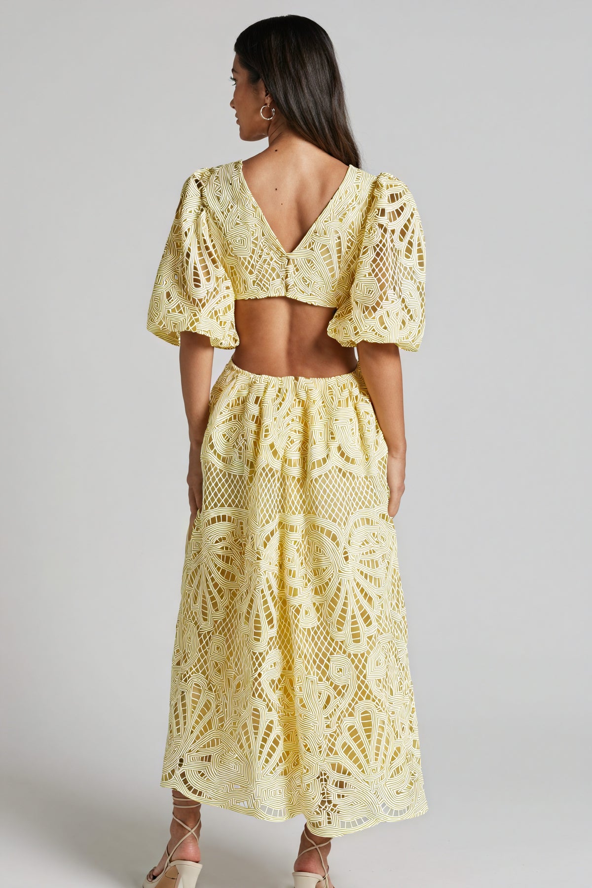 Elegantes Kleid mit zarten Details