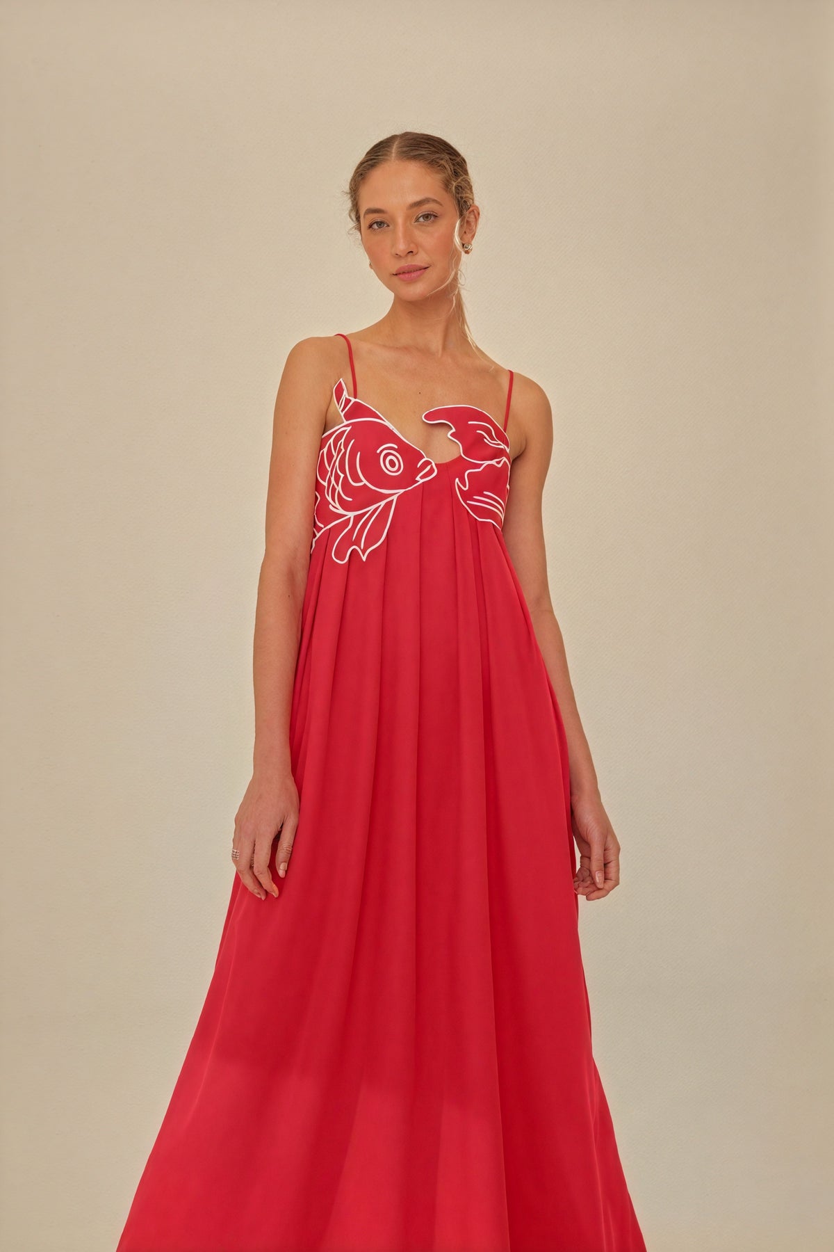 Fließendes Kleid mit verspieltem Detail