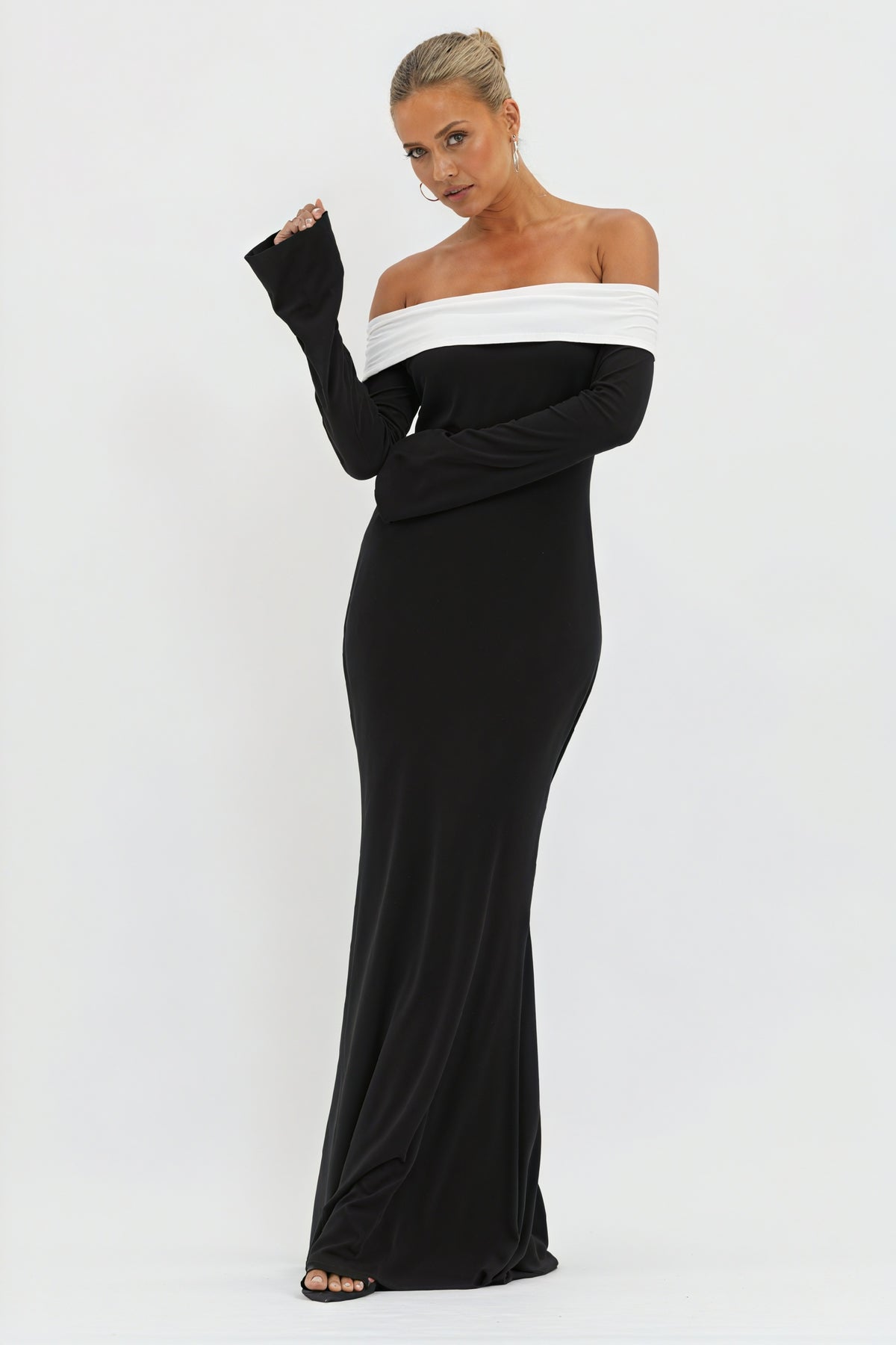 Elegantes Abendkleid mit Farbblock-Design