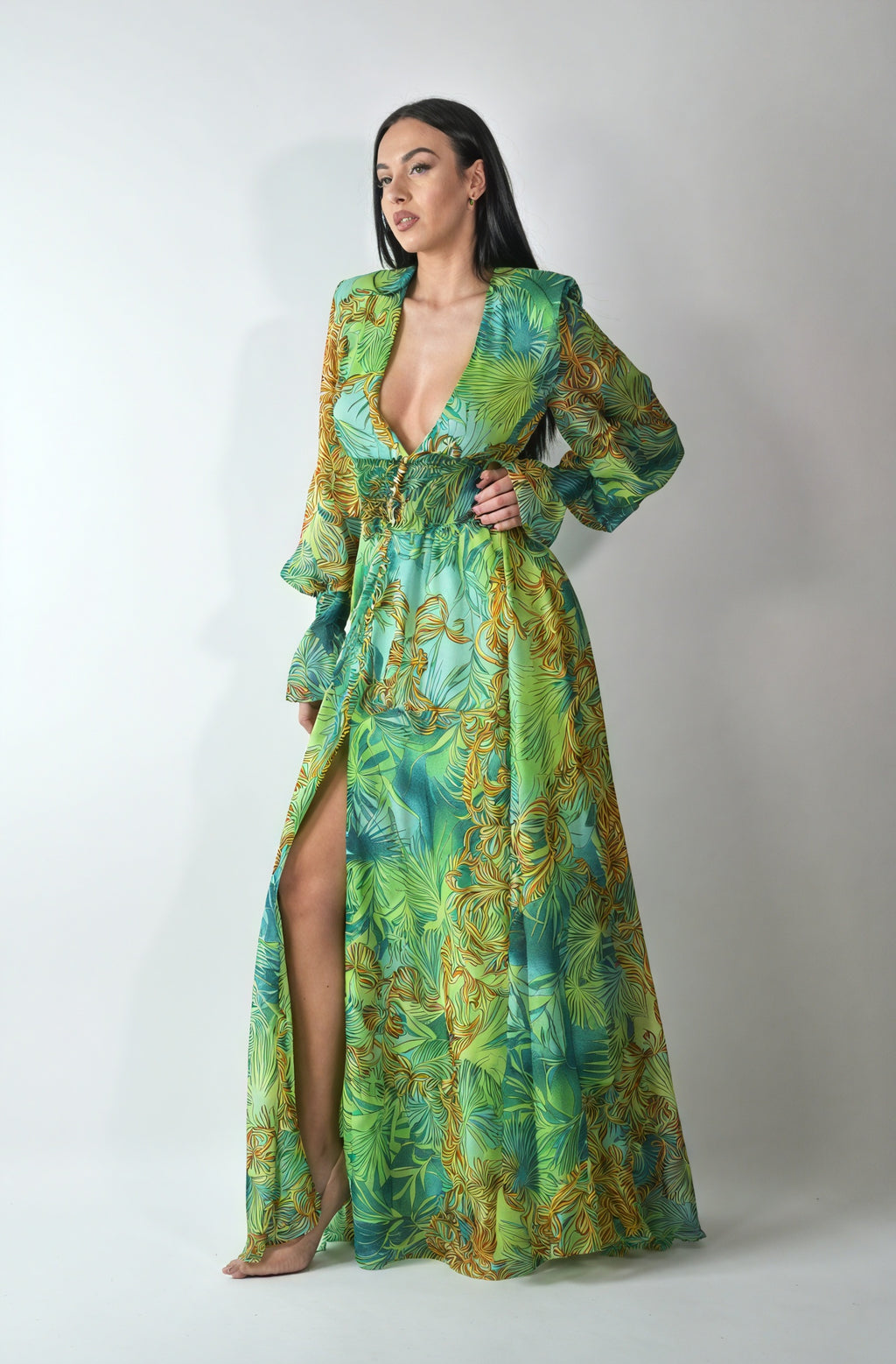 Fließendes Maxikleid mit abstraktem Muster