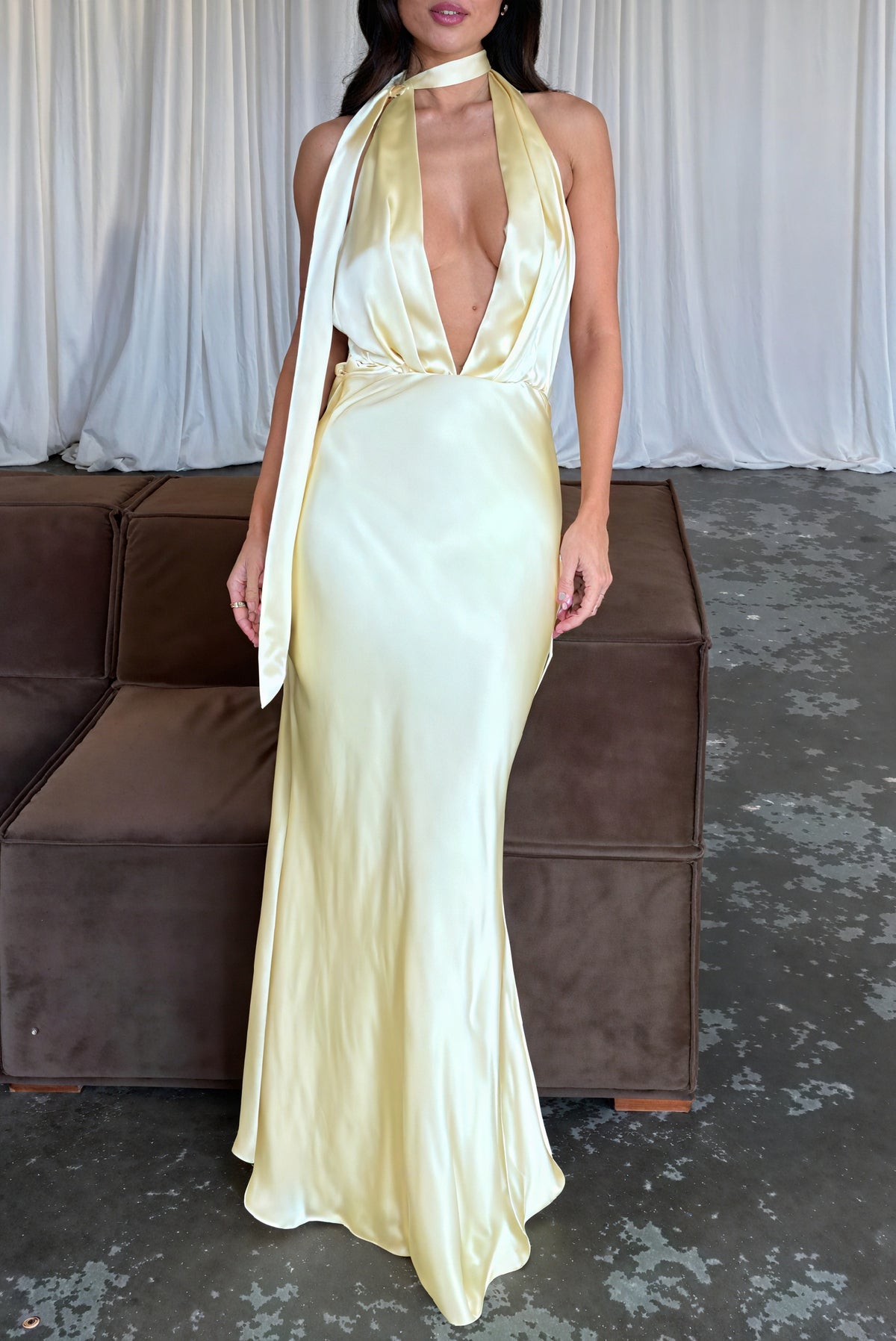 Fließendes, elegantes Abendkleid