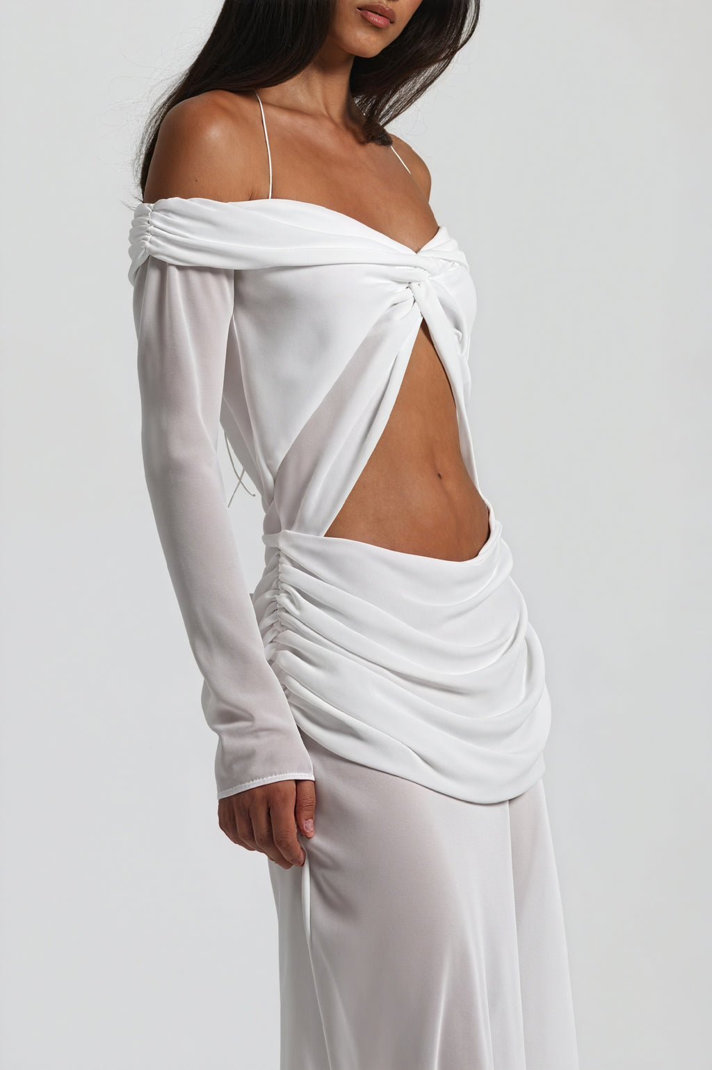 Elegantes Kleid mit Drapierung & Knotendetail