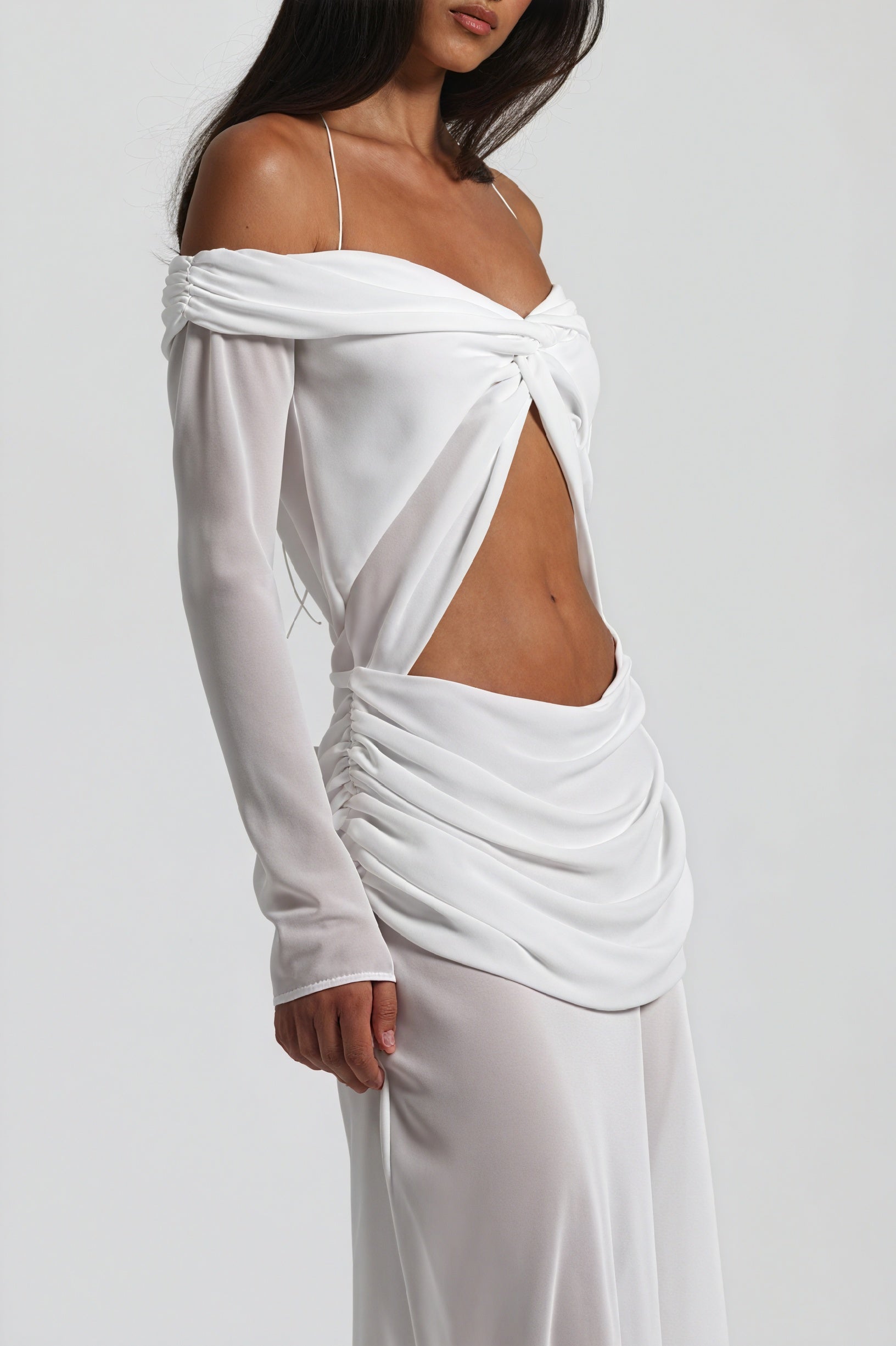 Elegantes Kleid mit Drapierung & Knotendetail
