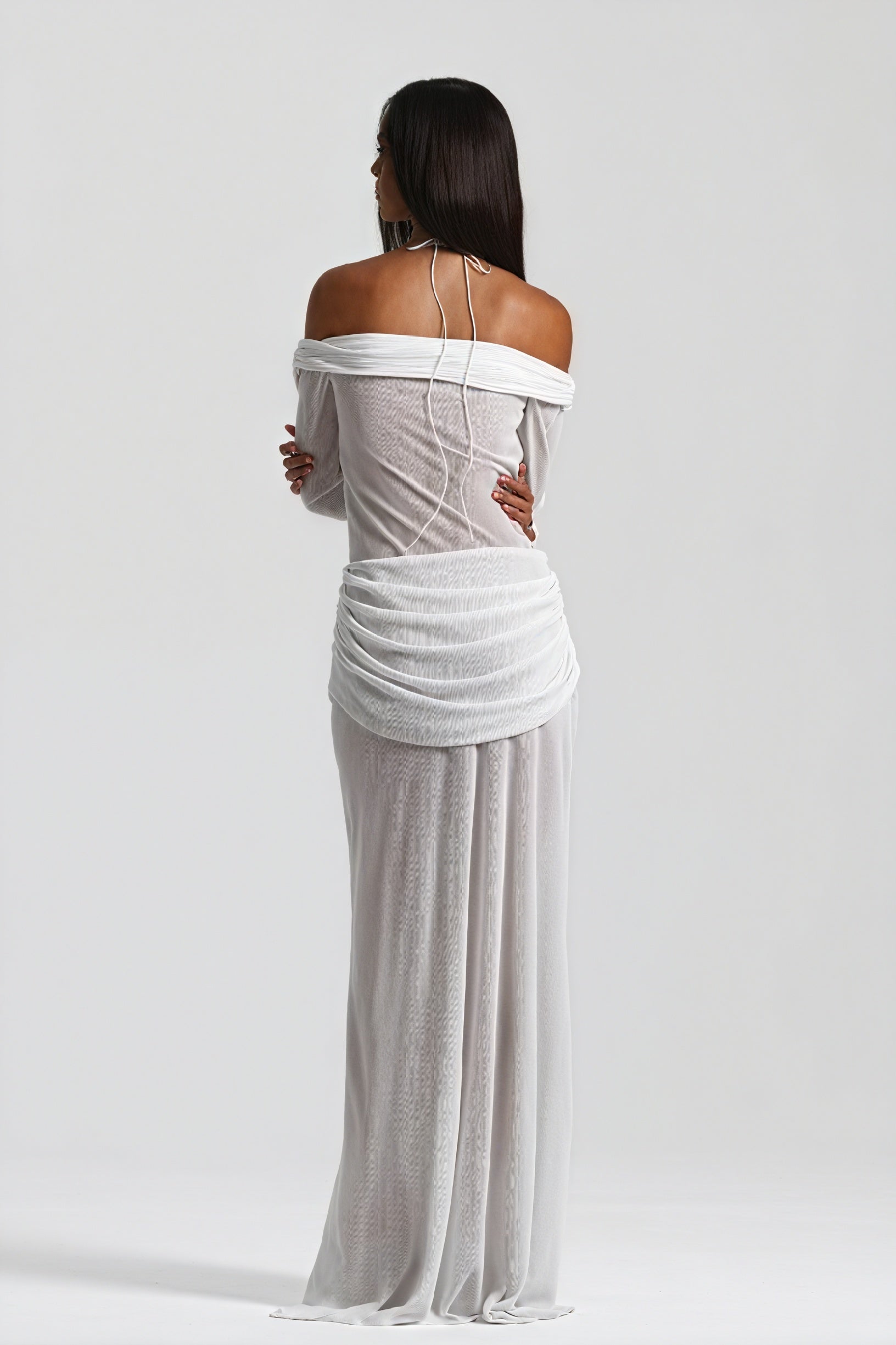 Elegantes Kleid mit Drapierung & Knotendetail