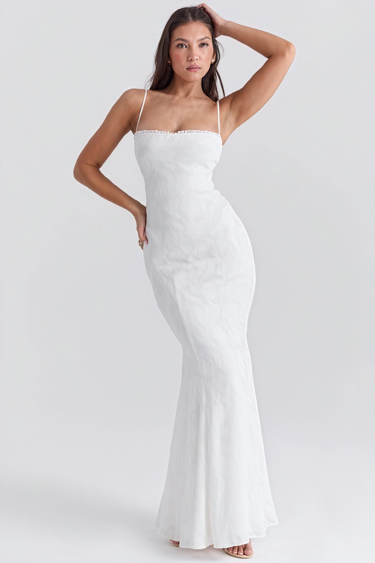 Anmutiges, langes Kleid mit feinen Trägern