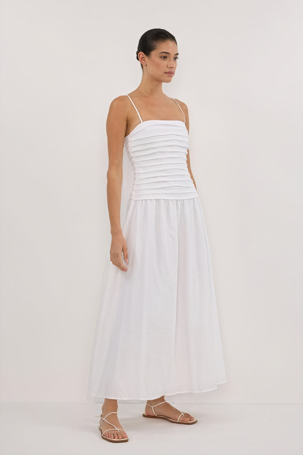 Luftiges Midi-Kleid mit A-Linien-Schnitt