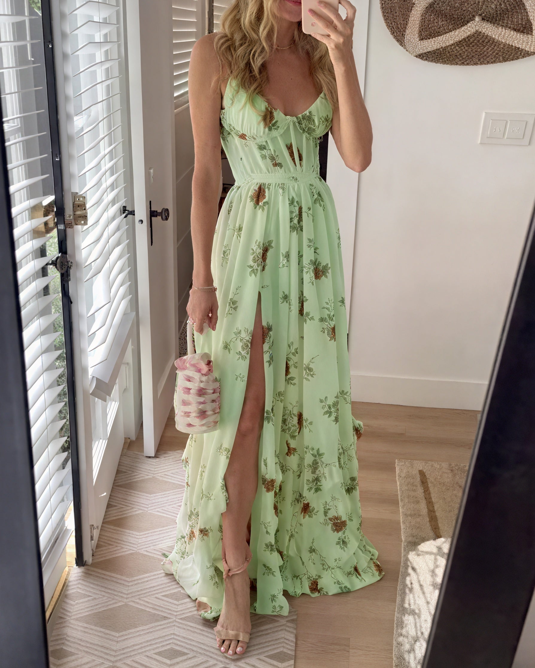 Fließendes Maxi-Kleid mit einzigartigem Blumenmuster, zarten Spaghettiträgern und hohem Schlitz – Perfekt für Sommer & Urlaub-81660-ca3bb06b-f319-427e-a12c-9a0d88eb461e