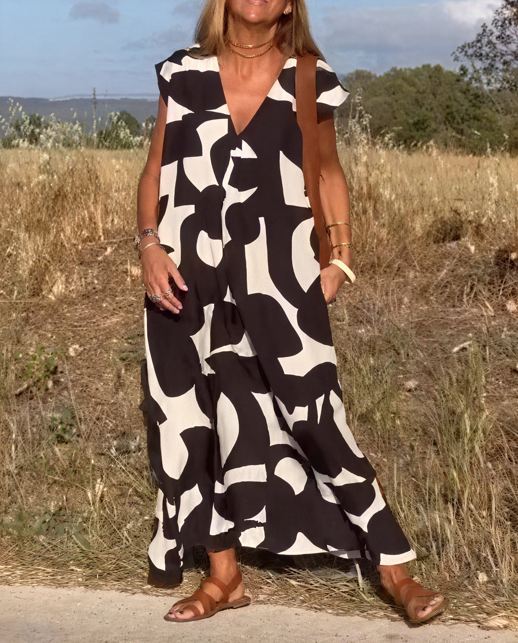 Fließendes Kleid mit abstraktem Muster