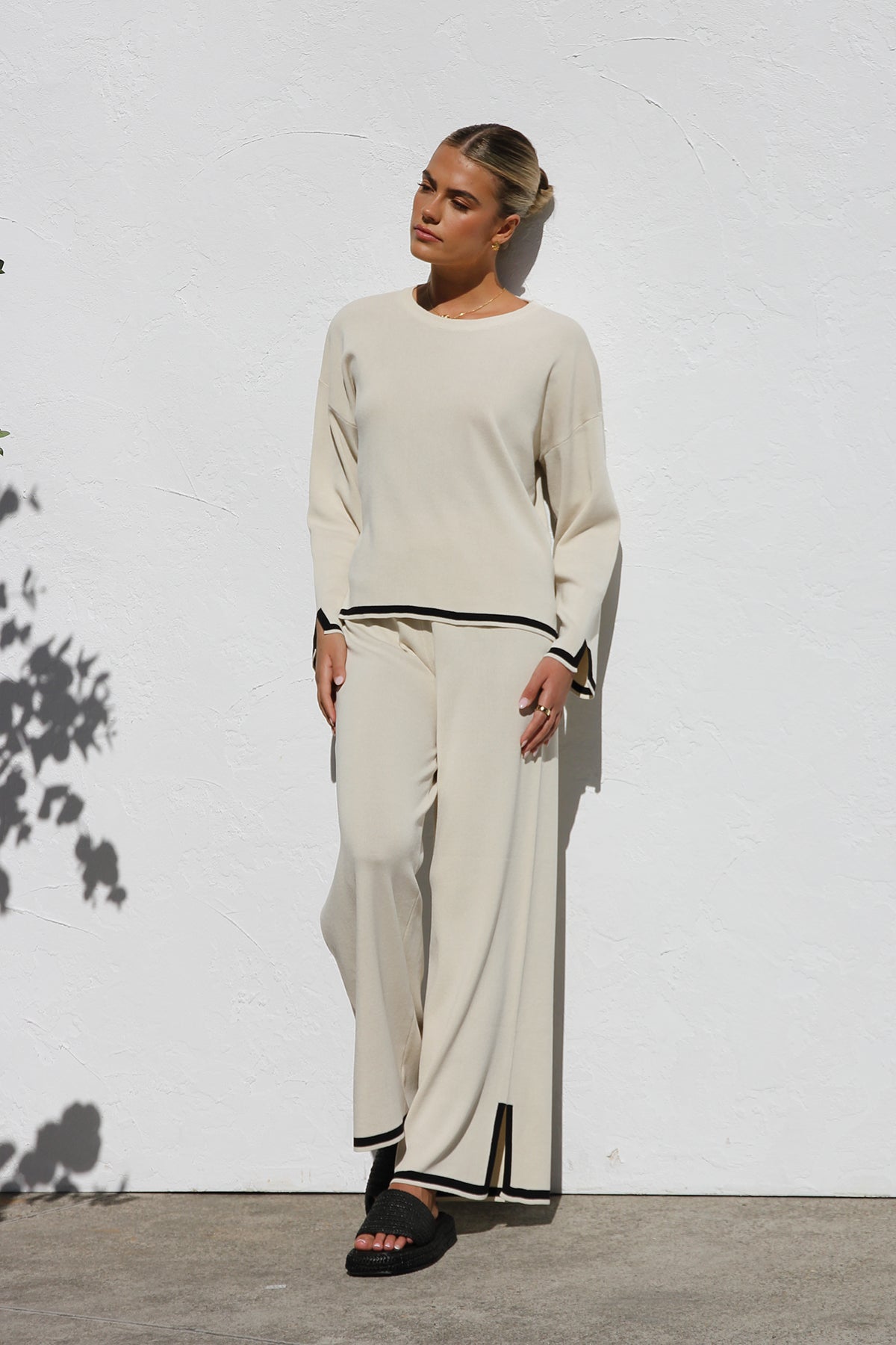 Kuscheliger Strickanzug mit Weitem Bein