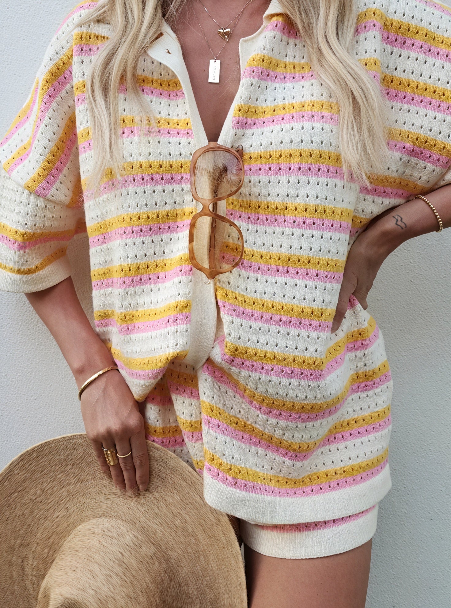 Gestreiftes Strick-Top mit Knopfleiste