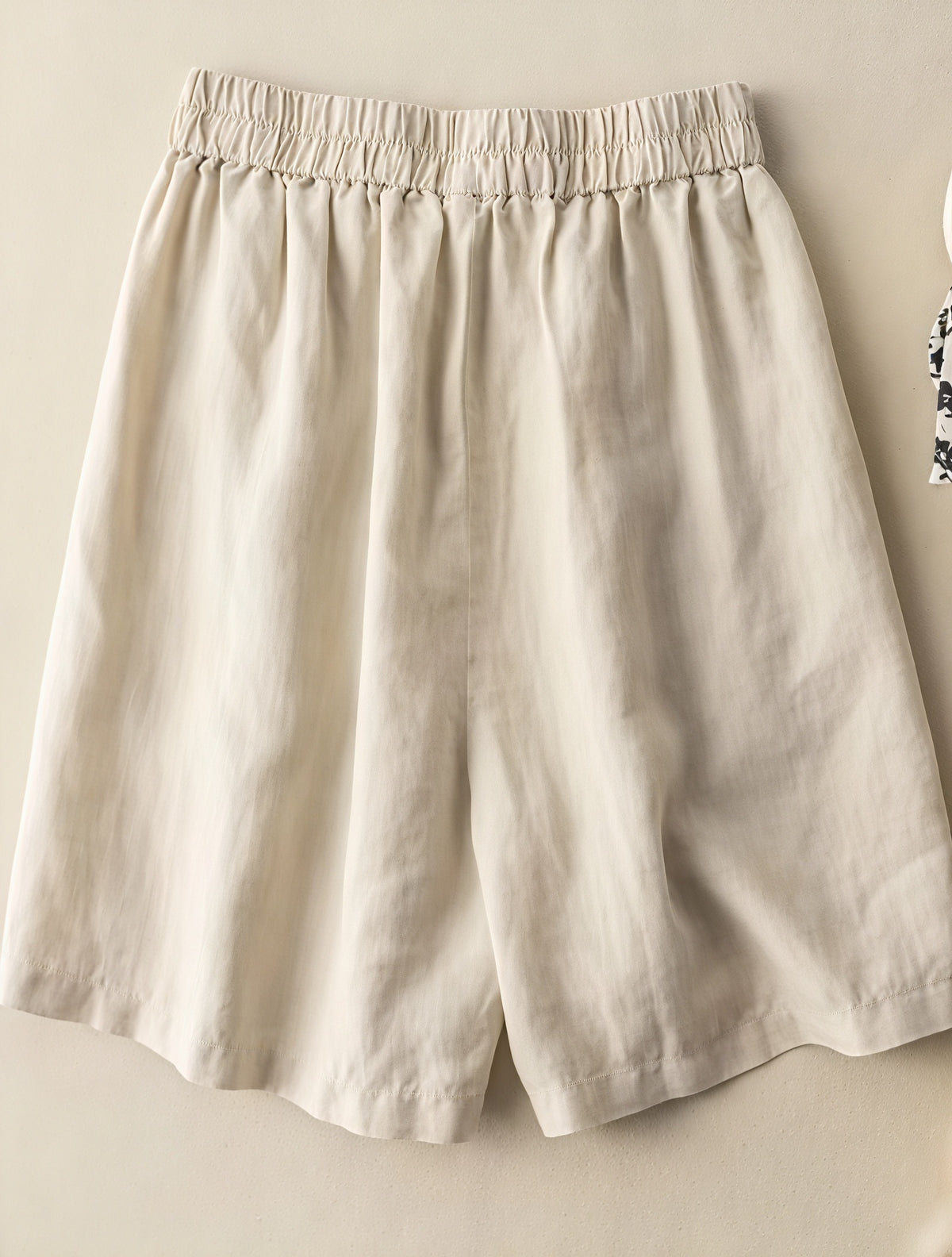 High-Waist Shorts mit Weitem Bein