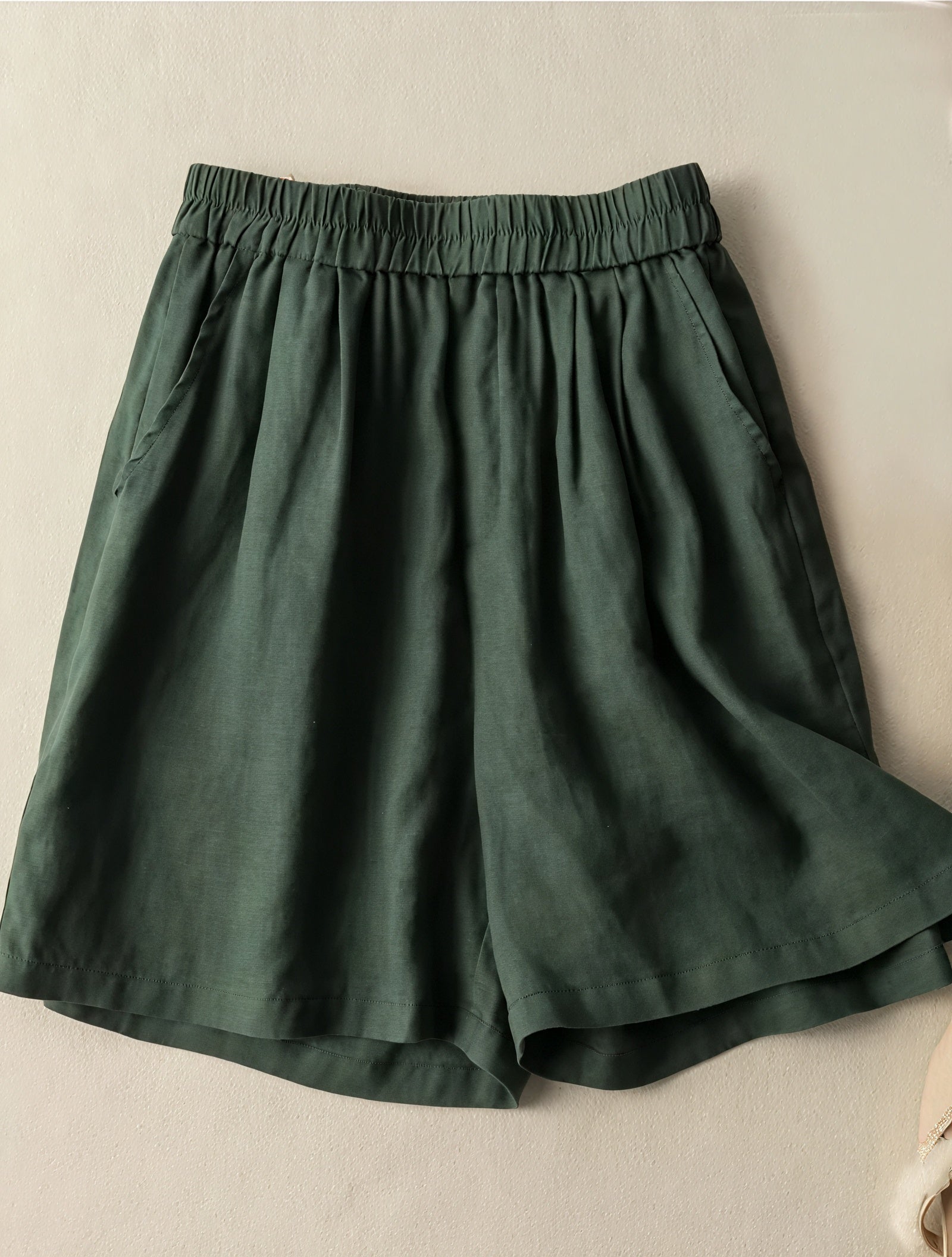 High-Waist Shorts mit Weitem Bein