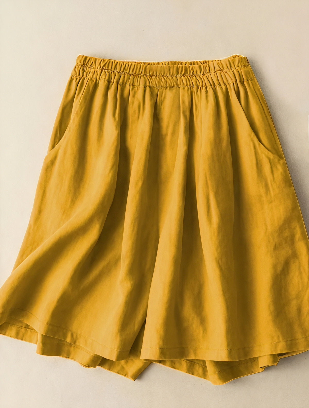 High-Waist Shorts mit Weitem Bein
