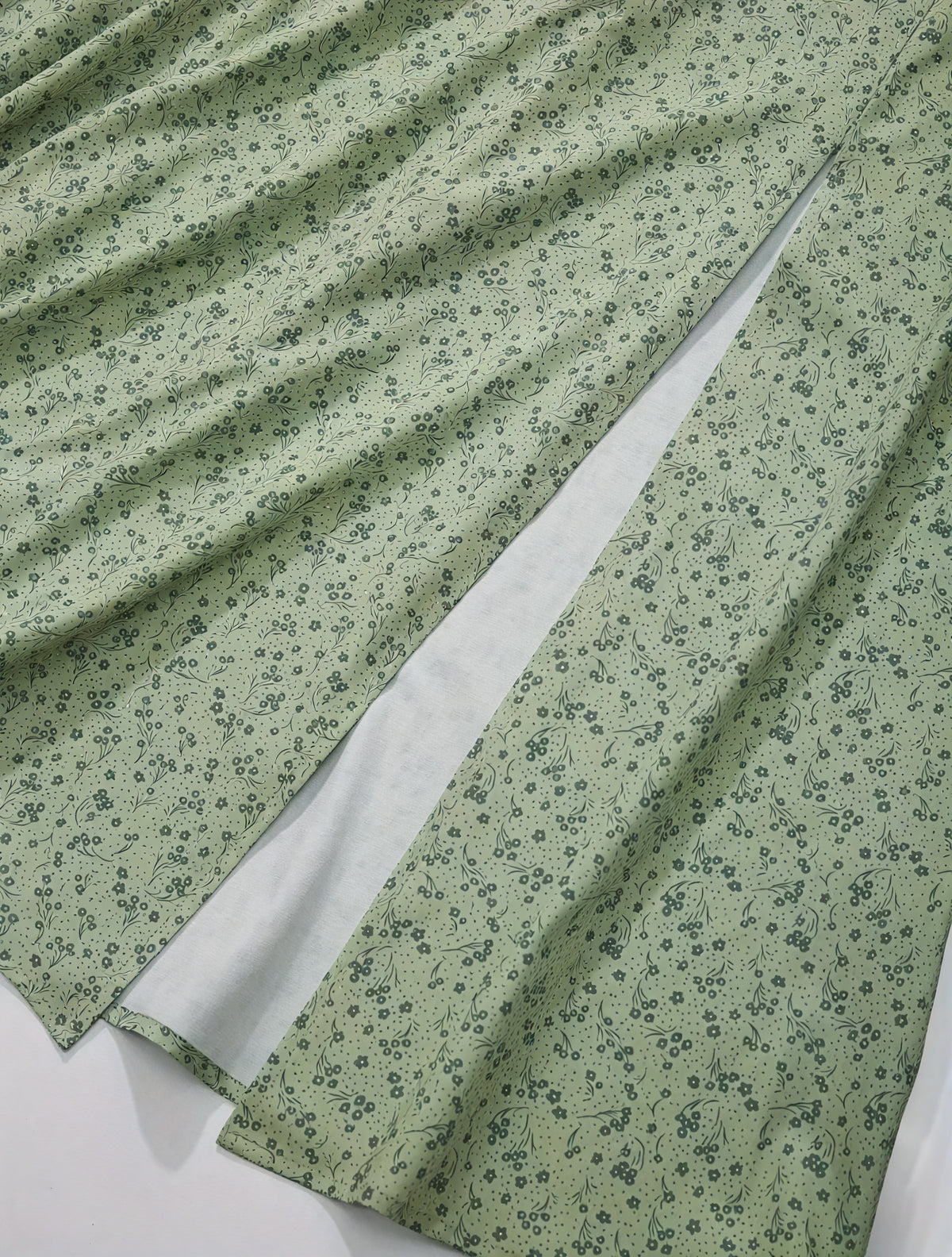 Geblümtes Maxikleid Eckiger Ausschnitt Puffärmel Hoher Schlitz Romantischer Sommerlook-82654-5bb0a6cf-0bb7-4d91-8d77-9f904660cecf