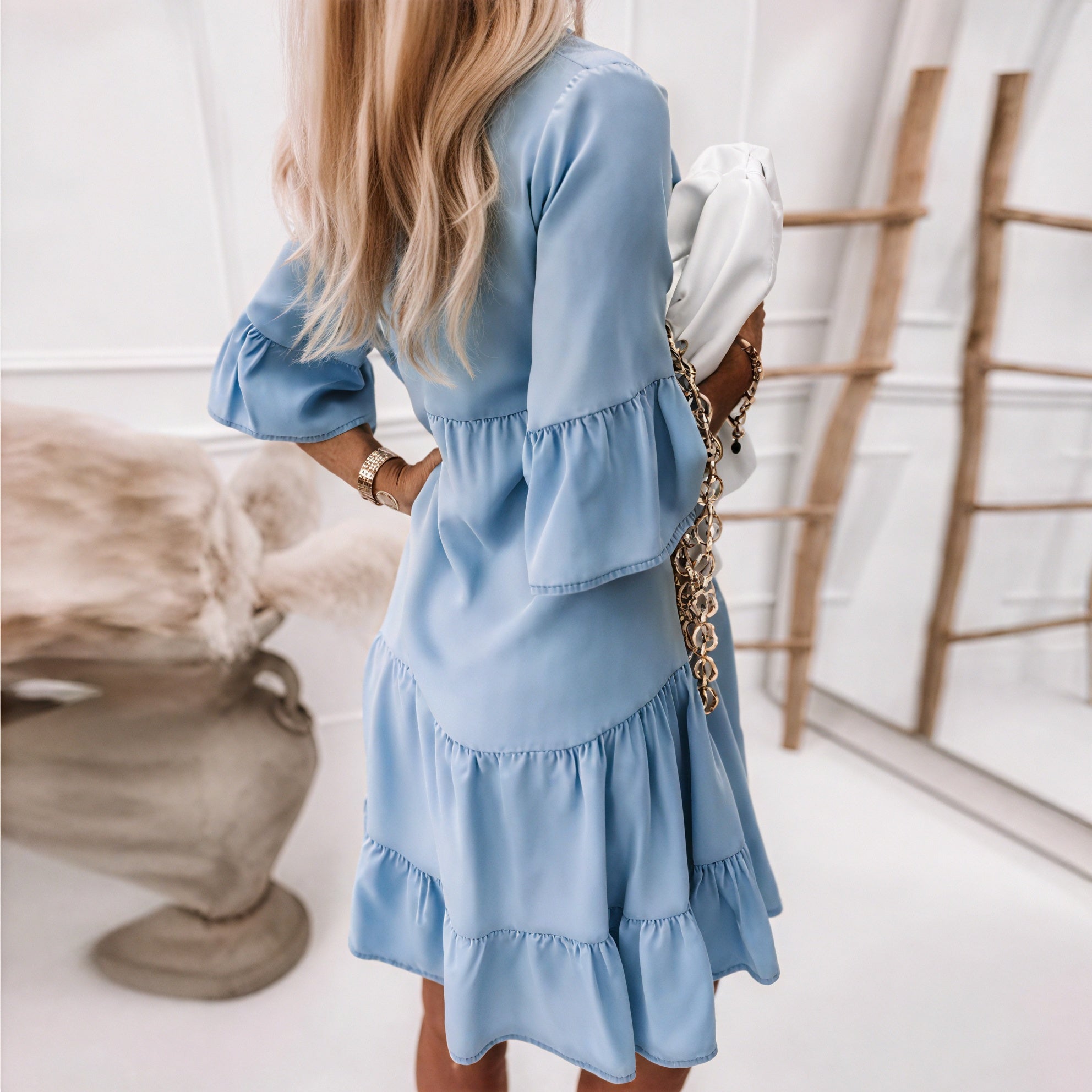 Denim-Kleid mit Stufenrock und Rüschenärmeln