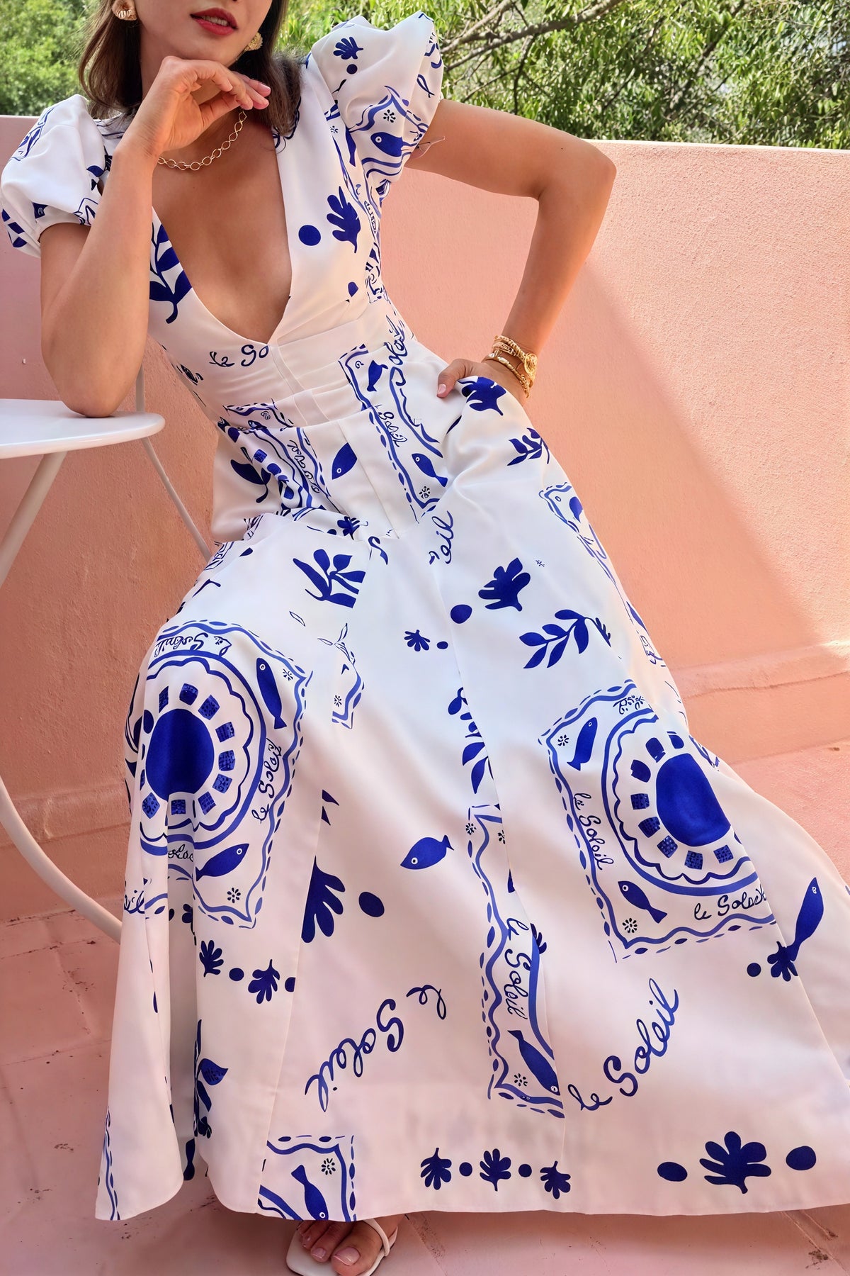 Sommerliches Kleid mit femininen Details