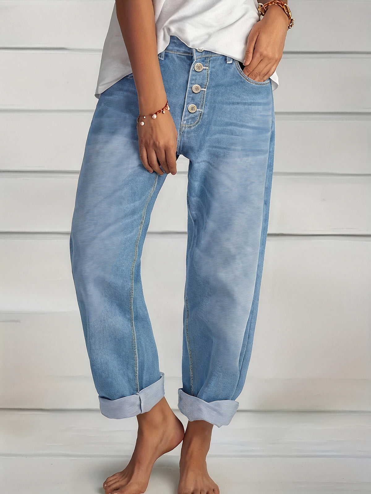 Damen Loose Fit Jeans – Hellblauer Denim, Knopfleiste, Umschlag, Lässig-83359-b5b290b7-77f6-44b3-9373-59cee133f370