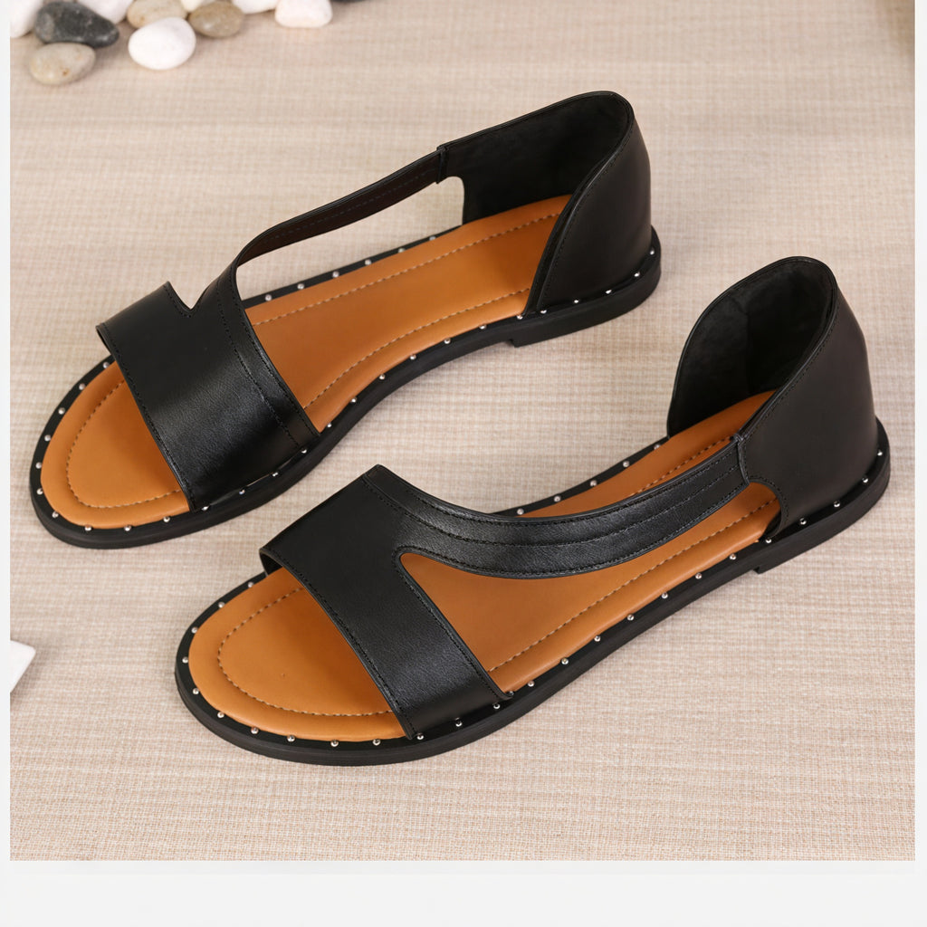 Damen Sandalen – Weiße Flache Sandalen mit Nietenbesatz und Offener Spitze-83369-2feb2113-998d-4b50-a99d-f9bf4190fb3c