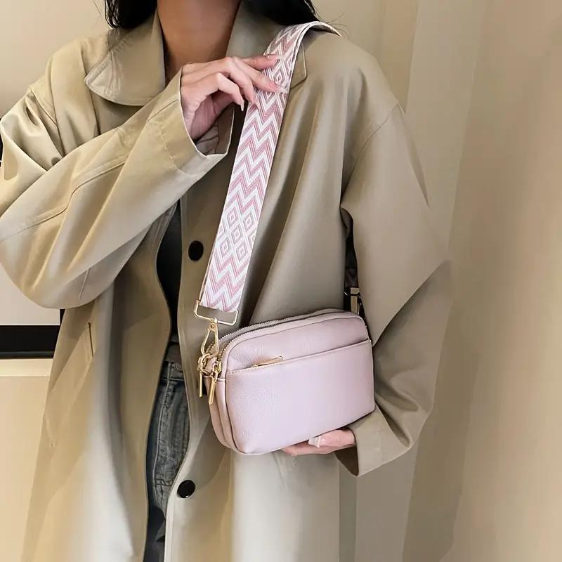 Moderne Crossbody Handtasche mit Musterriemen
