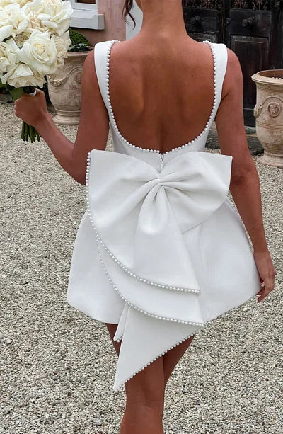 Kleid | Große Rückenschleife & Perlenbesatz | Ganzjährig
