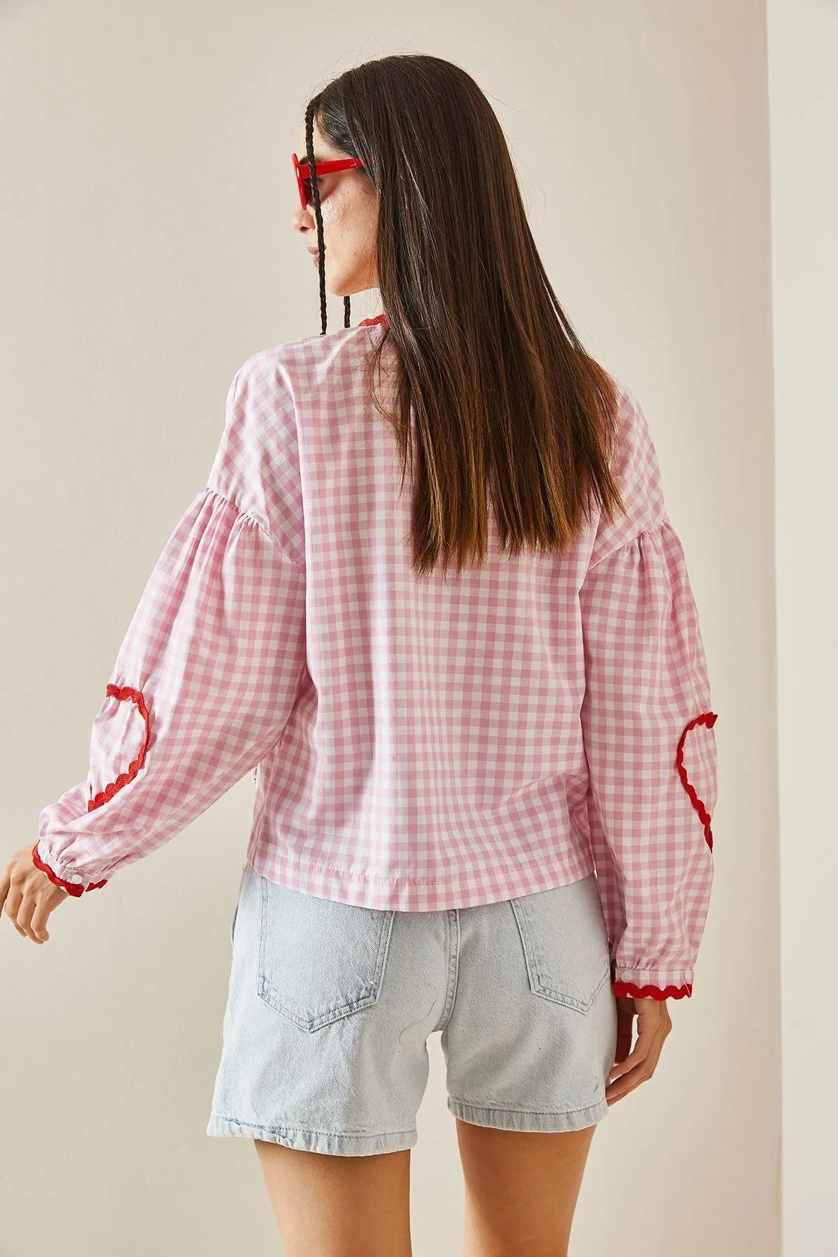 Damen Bluse – Gingham, Herz-Taschen, Bindedetail, Roter Saum, Langarm-83307-c141191d-e511-4ed7-8407-39d19ba738ce