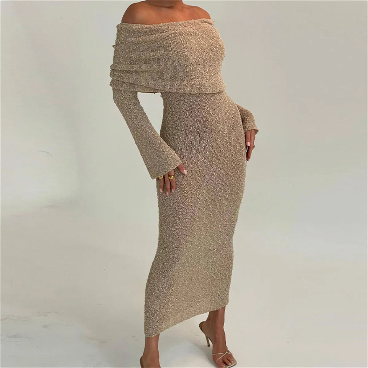 Schimmerndes Elegantes Kleid mit Off-Shoulder