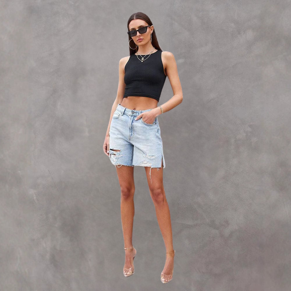 Damen Jeansshorts – Distressed Design, Moderne Passform, Seitenschlitze-83378-f1ab7d81-d508-454a-9c83-70c32e842cab