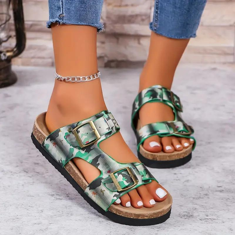 Stilvolle Sandalen mit doppelten Schnallen