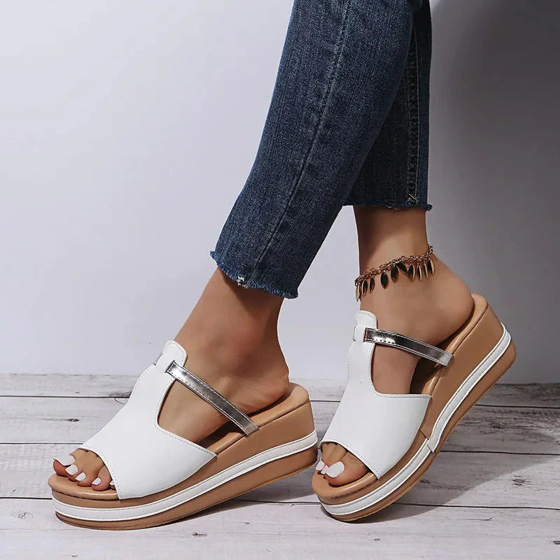 Moderne Plattform Sandalen für den Sommer